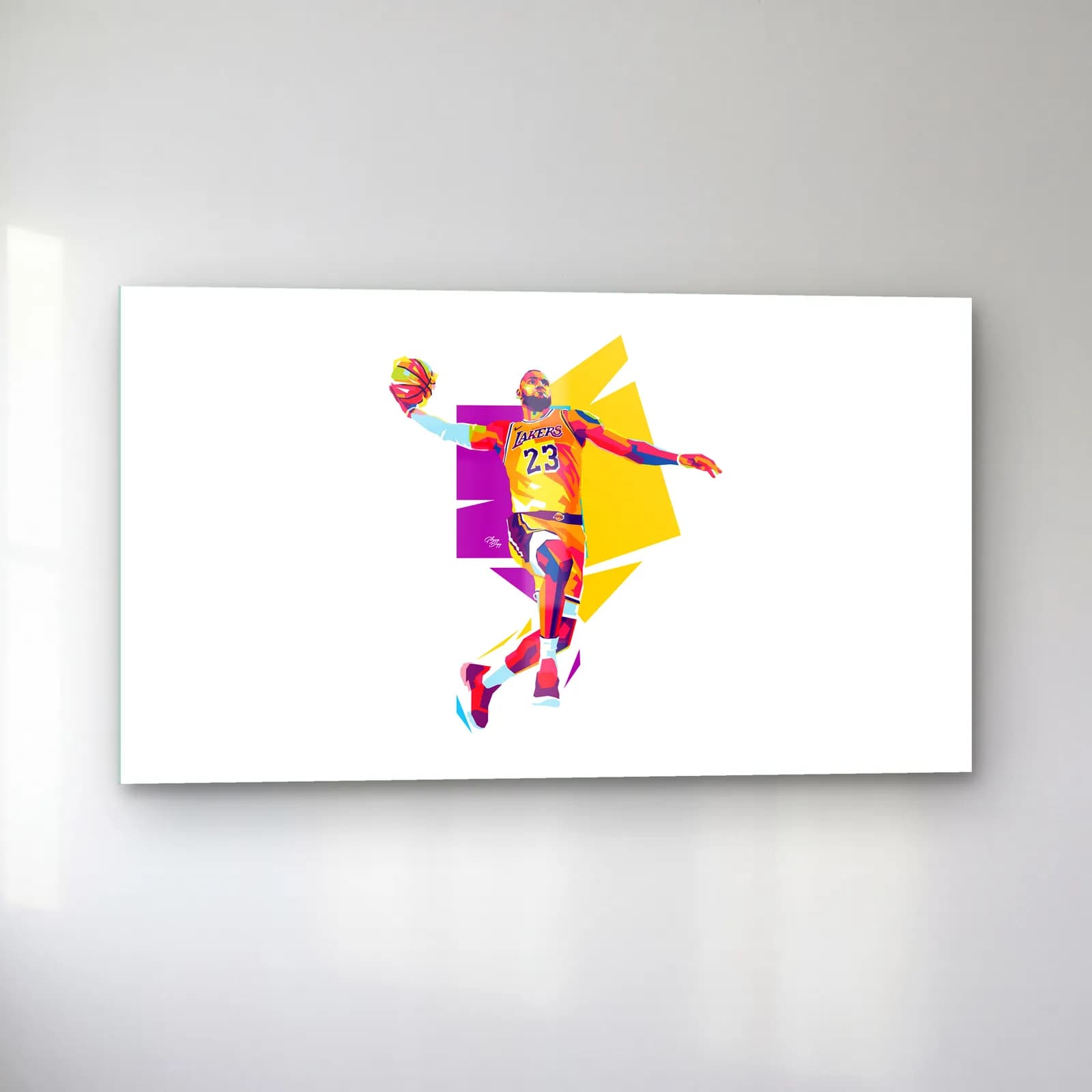 LeBron James Geometrik Pop Art cam tablo — sol açıdan görünüm