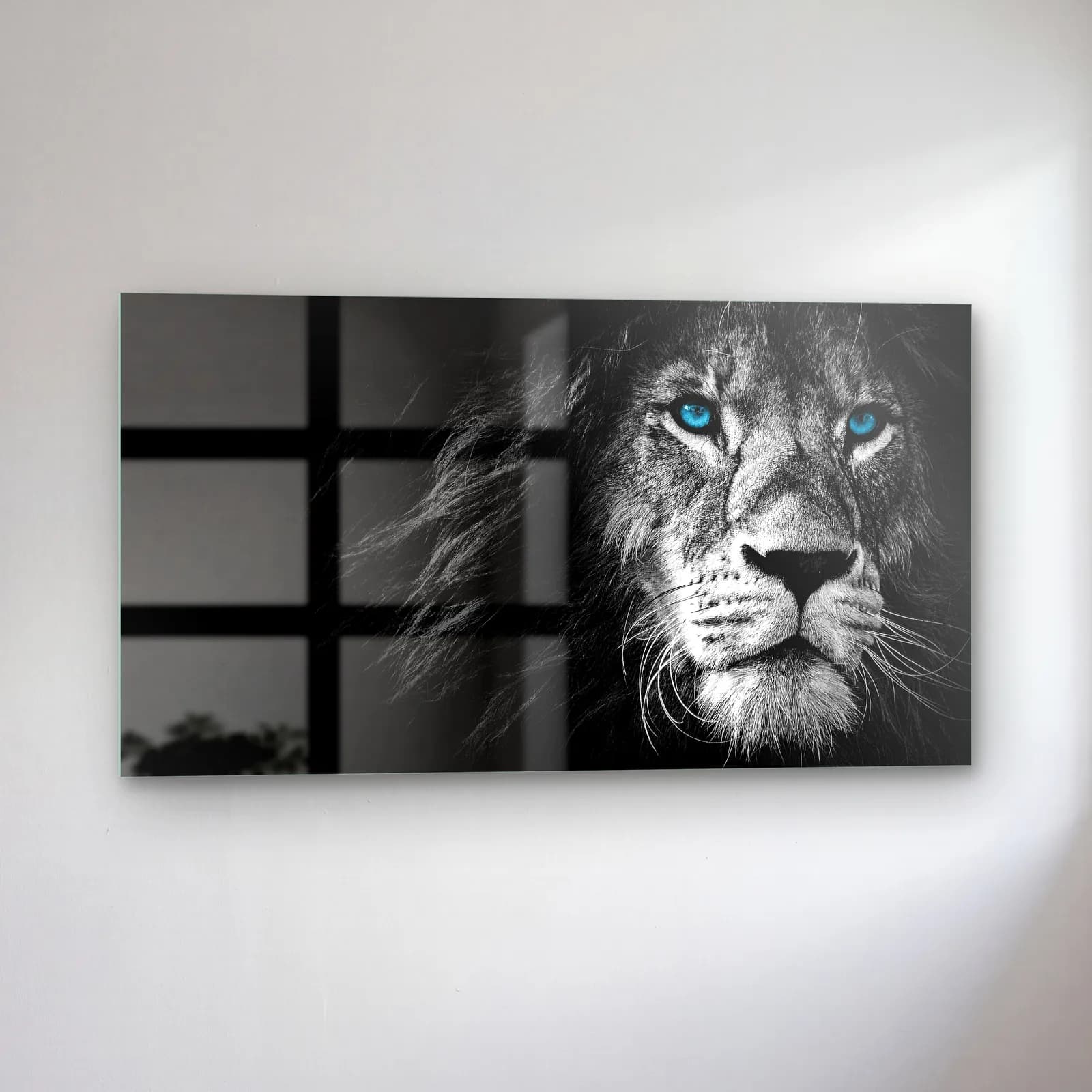 Mavi Gözlü Aslan cam tablo — sol açıdan görünüm