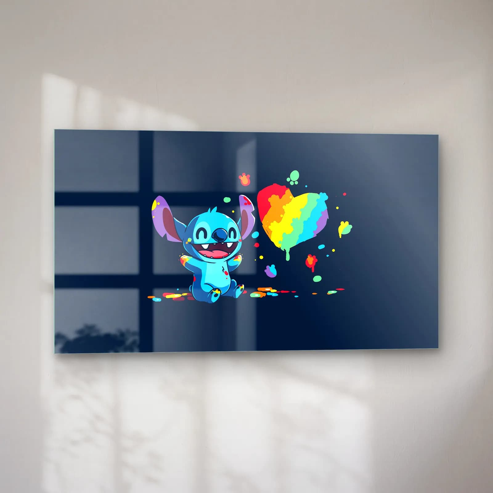 Gökkuşağı Kalpli Stitch cam tablo — sol açıdan görünüm