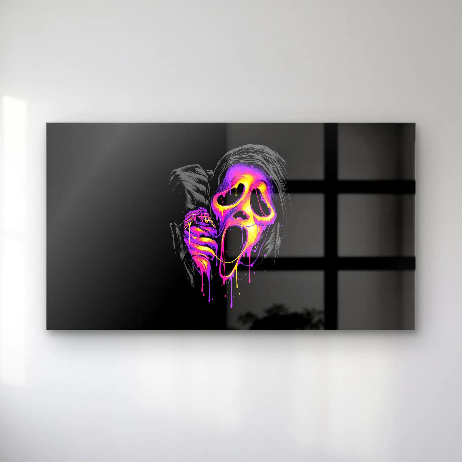 Neon Çığlık Maskesi cam tablo — Siyah arka planda pembe mor neon renklerle akan Ghostface Çığlık maskesi