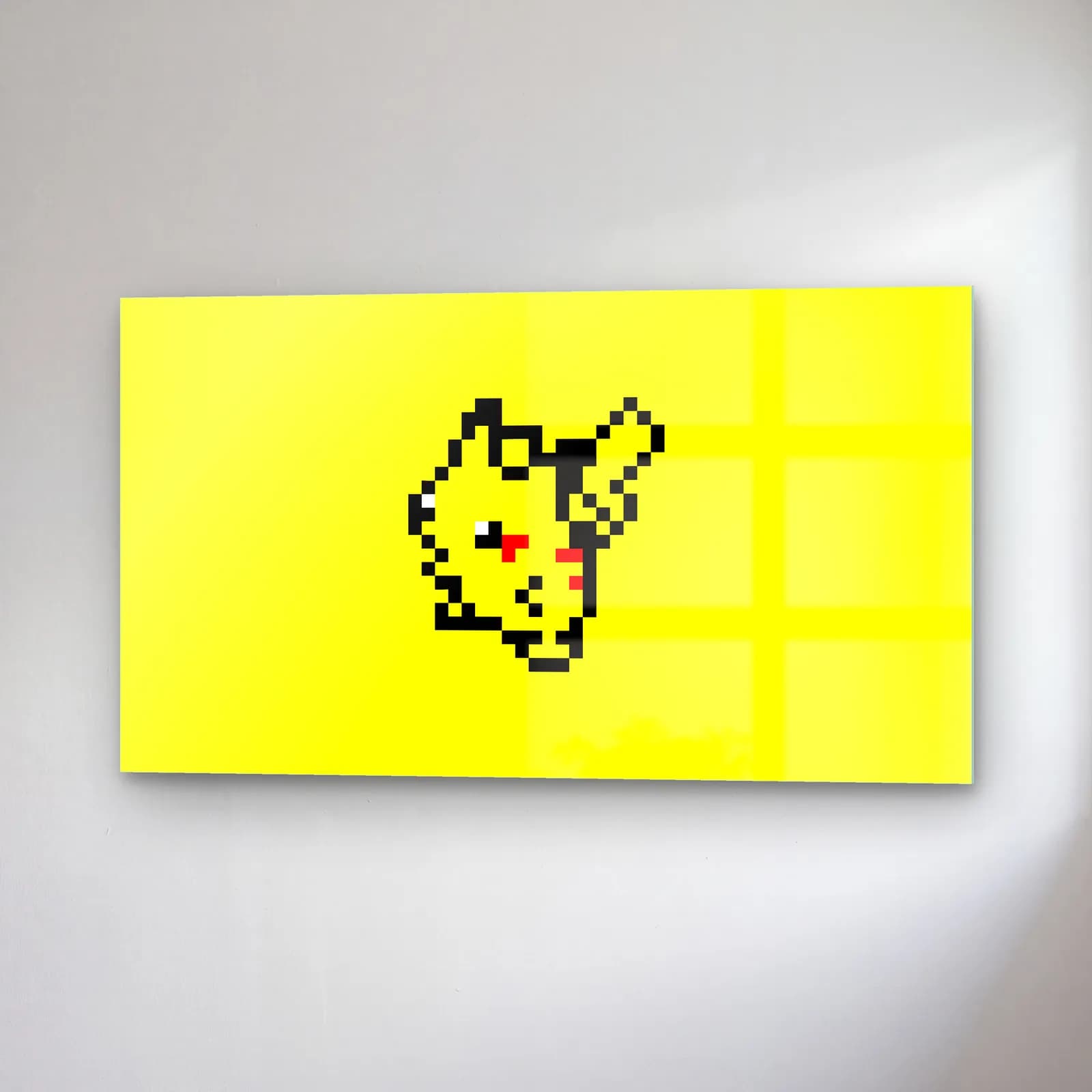 Piksel Pikachu cam tablo — sağ açıdan görünüm