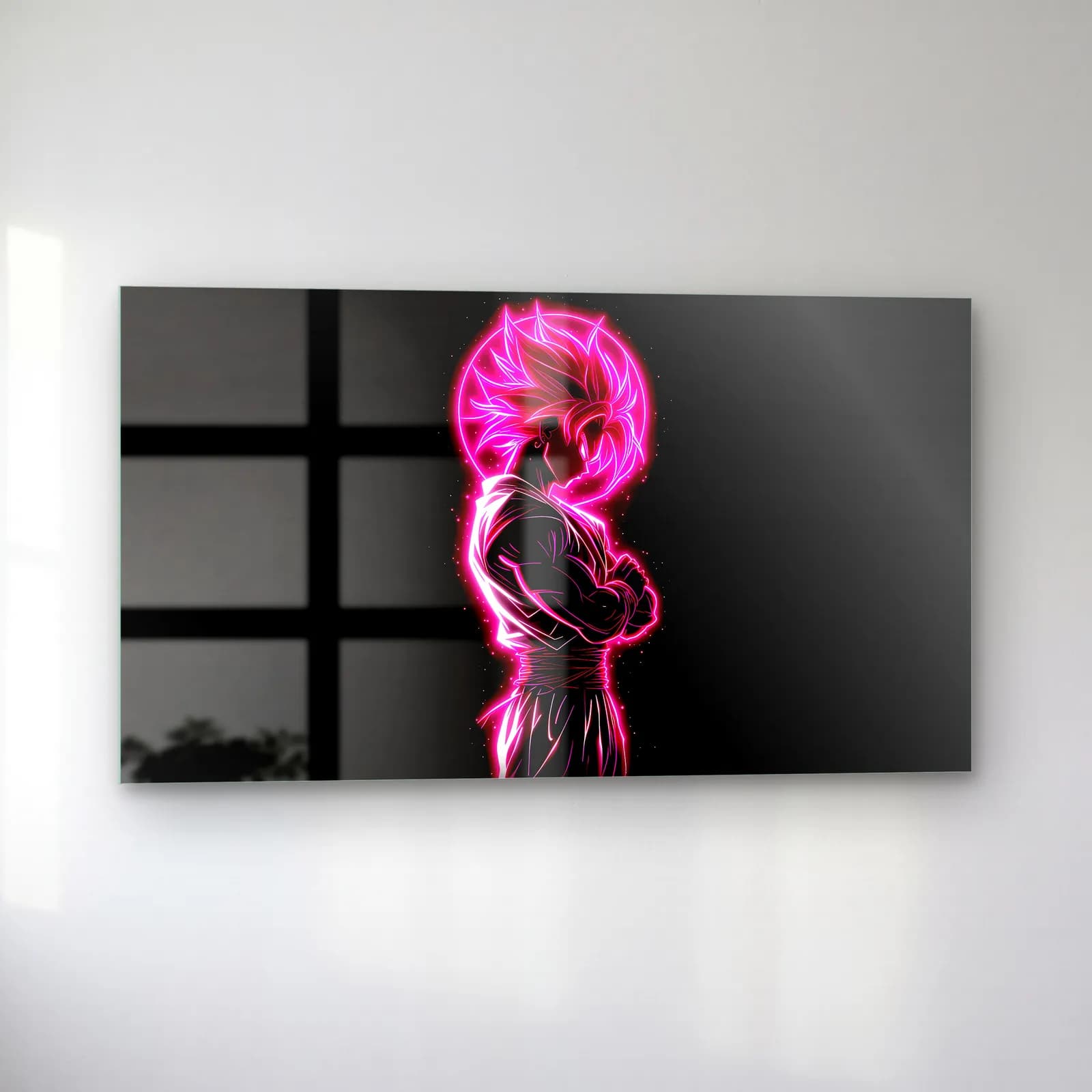 Neon Pembe Goku cam tablo — sol açıdan görünüm