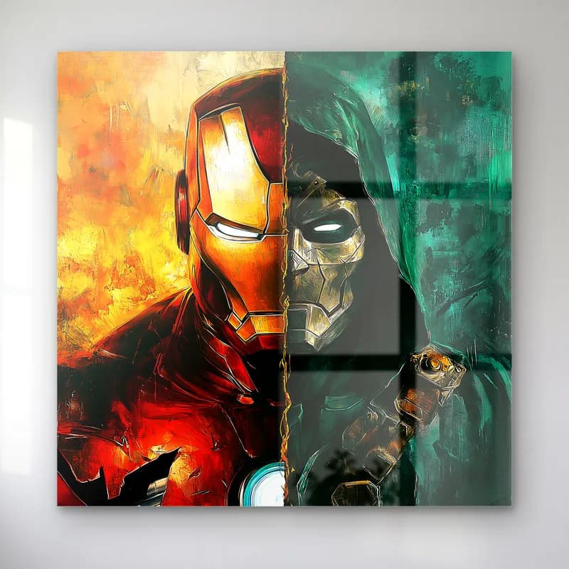 Iron Man ve Doctor Doom cam tablo — Sol yarıda kırmızı altın Iron Man, sağ yarıda yeşil pelerinli Doctor Doom