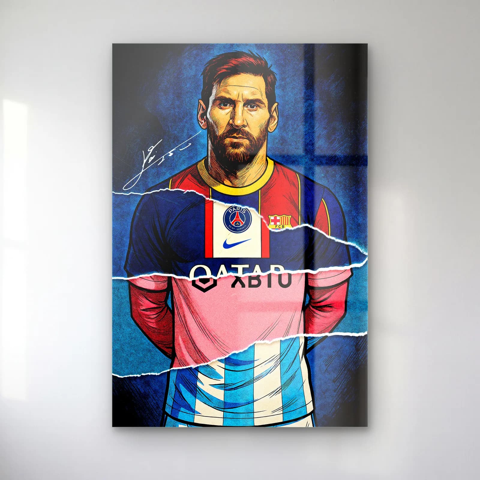 Lionel Messi Kariyer Formaları cam tablo — Yırtık kâğıt efektiyle birleşen kulüp formaları giyen Lionel Messi portresi