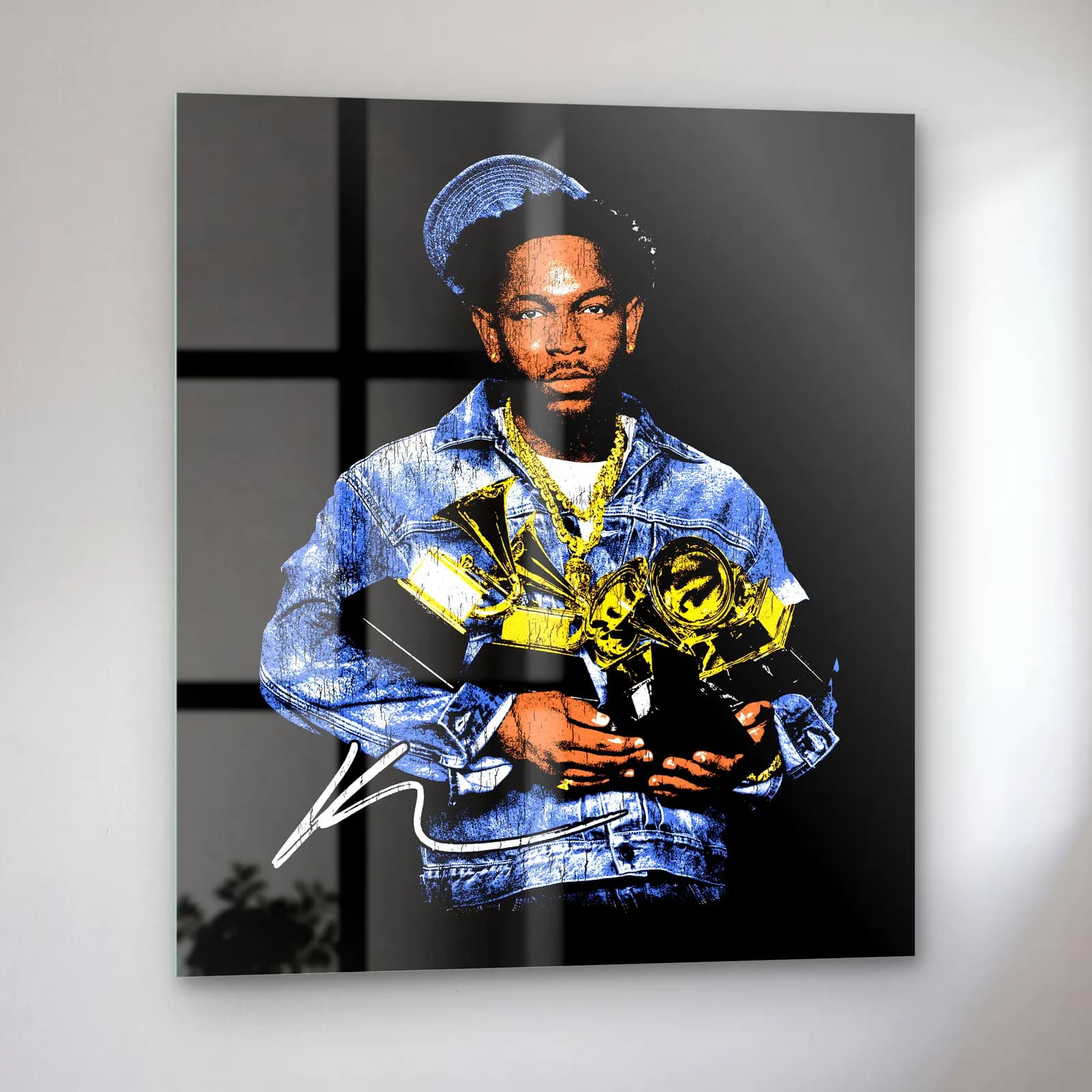 Kendrick Lamar Grammy Portresi cam tablo — sol açıdan görünüm