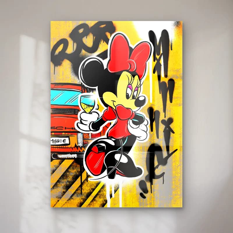 Minnie Mouse Grafiti cam tablo — Sarı grafiti zeminde elinde kadeh tutan kırmızı fiyonklu Minnie Mouse