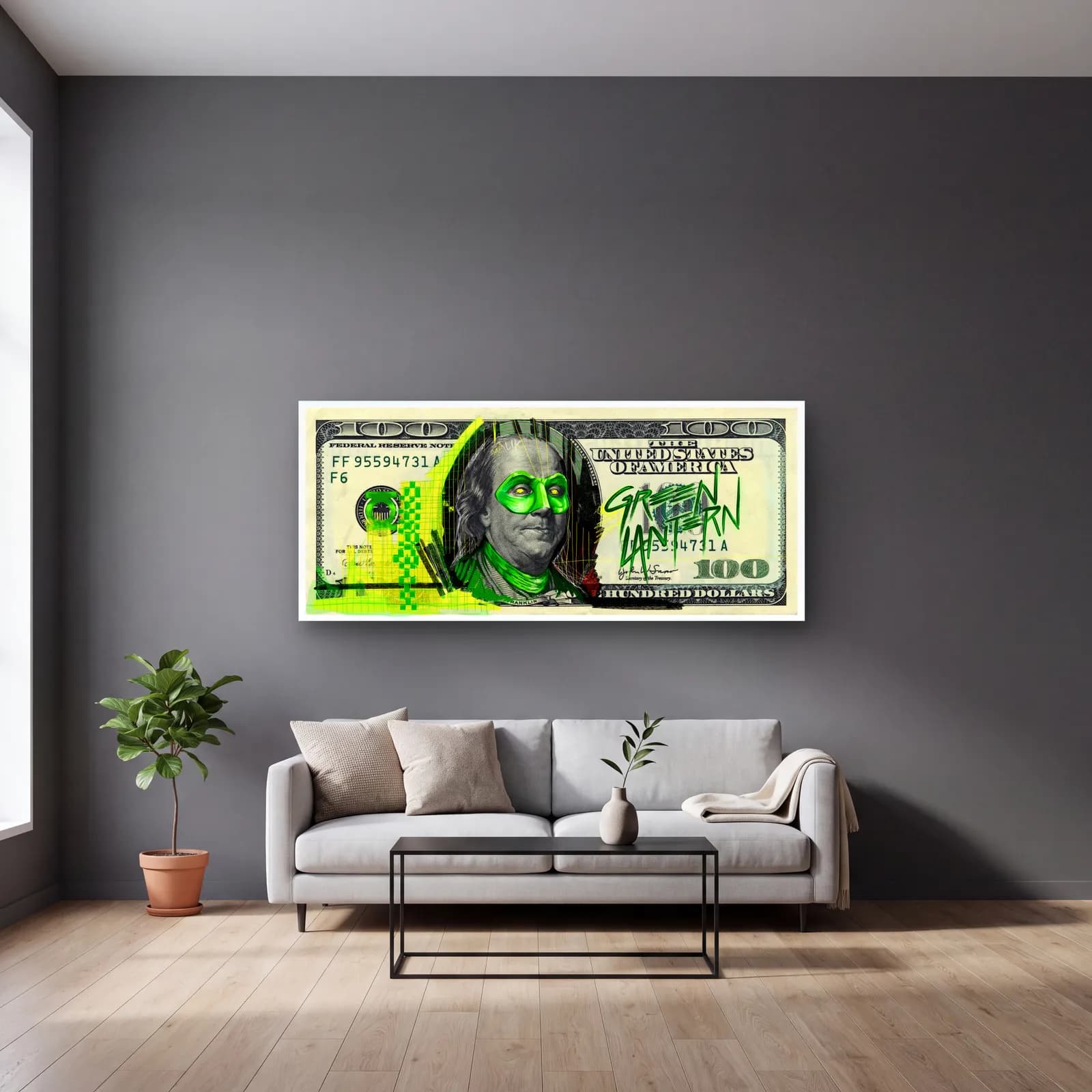 Green Lantern 100 Dolar cam tablo — gri duvarlı salonda