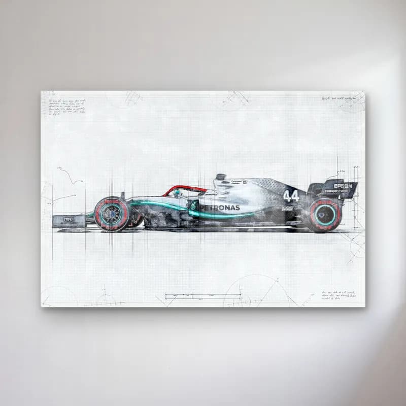 Mercedes F1 Eskiz Çizim Yan Görünüm cam tablo — Beyaz zeminde eskizden renge geçen yandan gümüş 44 numaralı F1 aracı