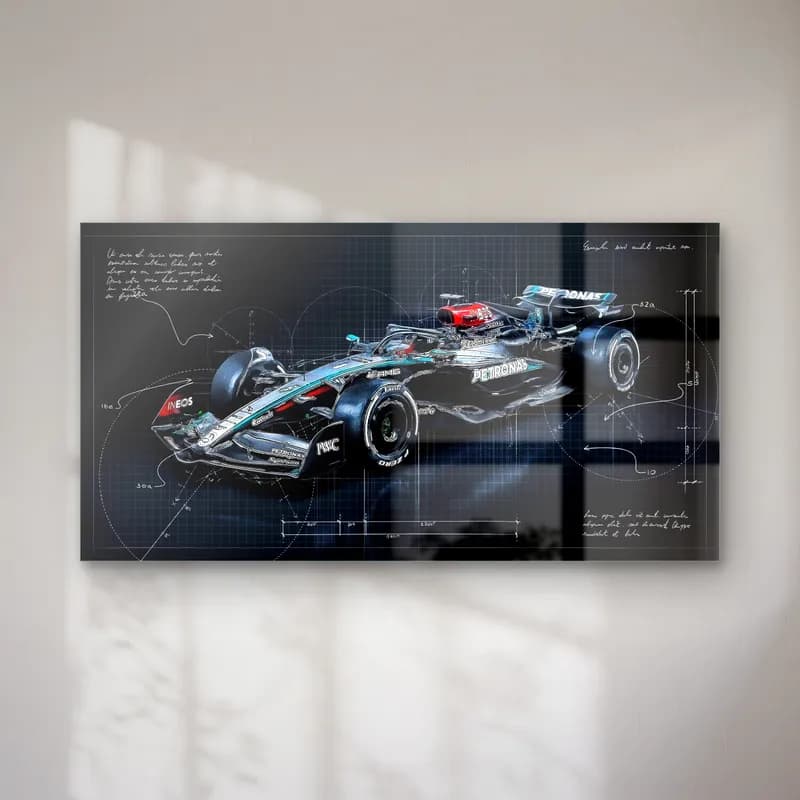 Mercedes F1 Koyu Blueprint Çapraz cam tablo — Koyu teknik çizim zemininde çapraz açıdan siyah Mercedes F1 aracı