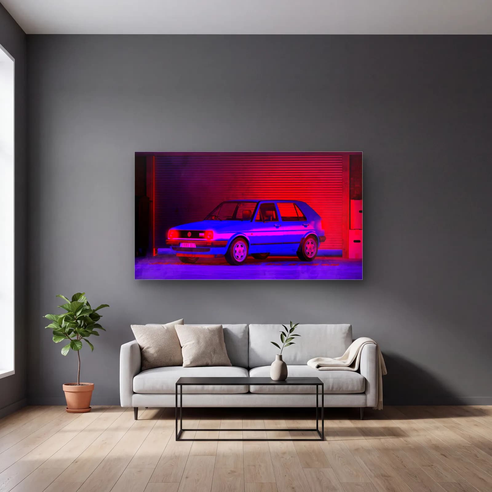 Neon Garajda Klasik Hatchback cam tablo — gri duvarlı salonda