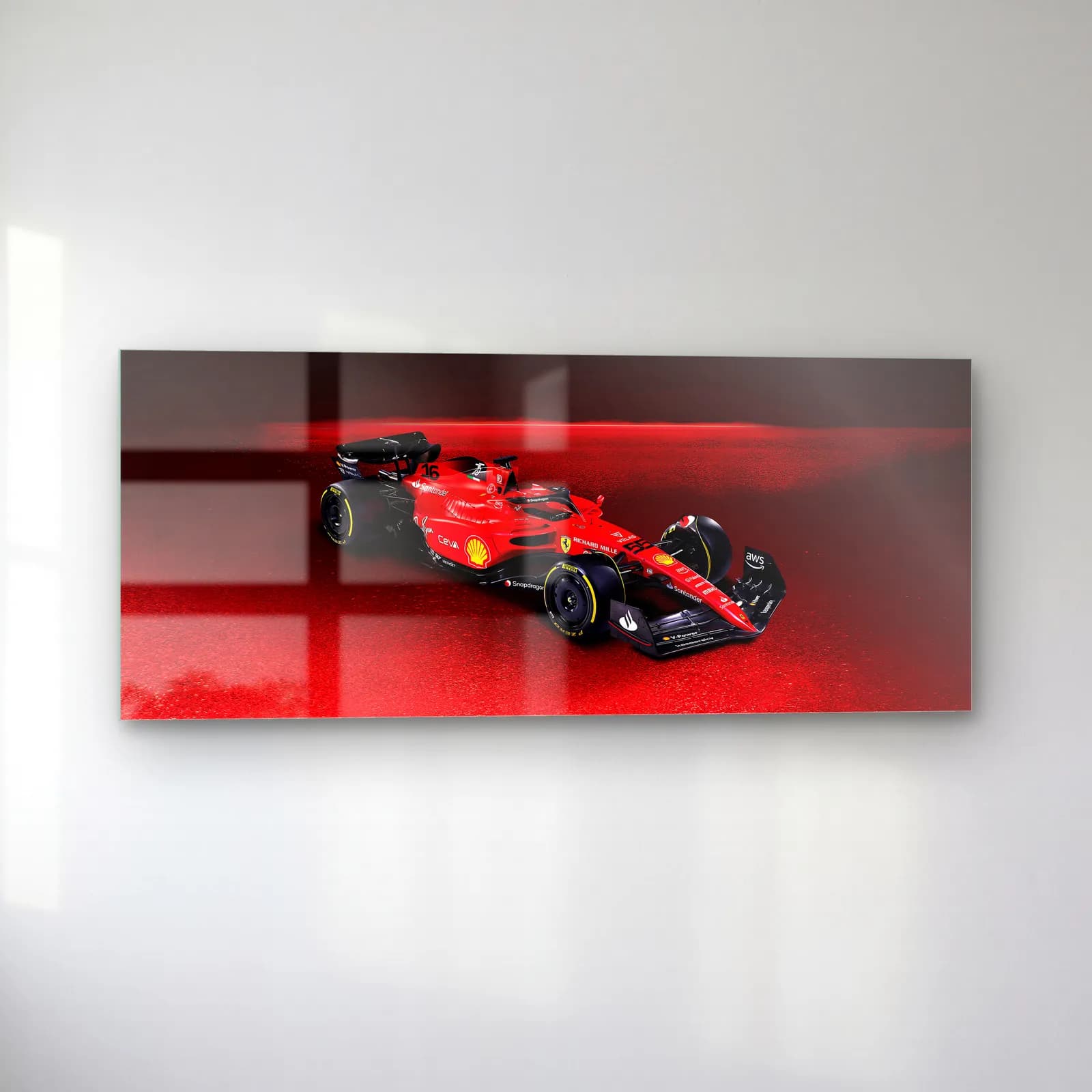 Kırmızı Dumanda Ferrari F1 cam tablo — sol açıdan görünüm