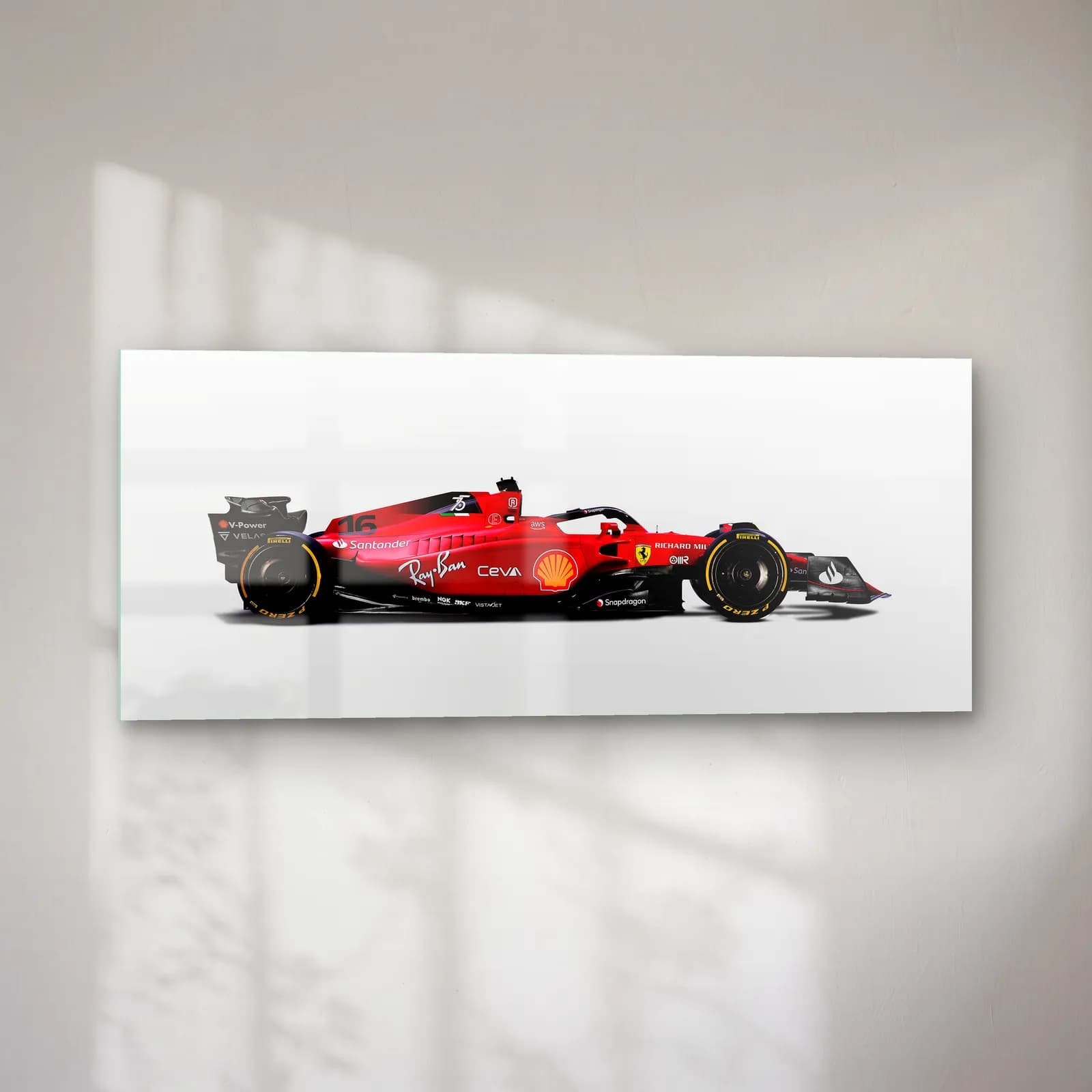 Beyaz Zeminde Ferrari F1 Profil cam tablo — sol açıdan görünüm