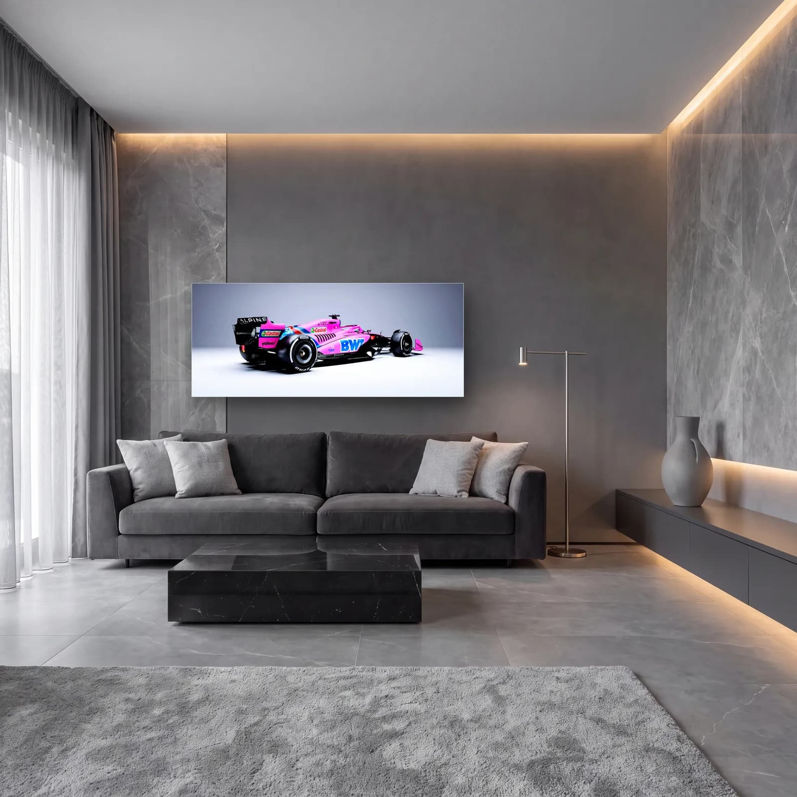 Stüdyoda Pembe Alpine F1 cam tablo — lüks salon duvarında