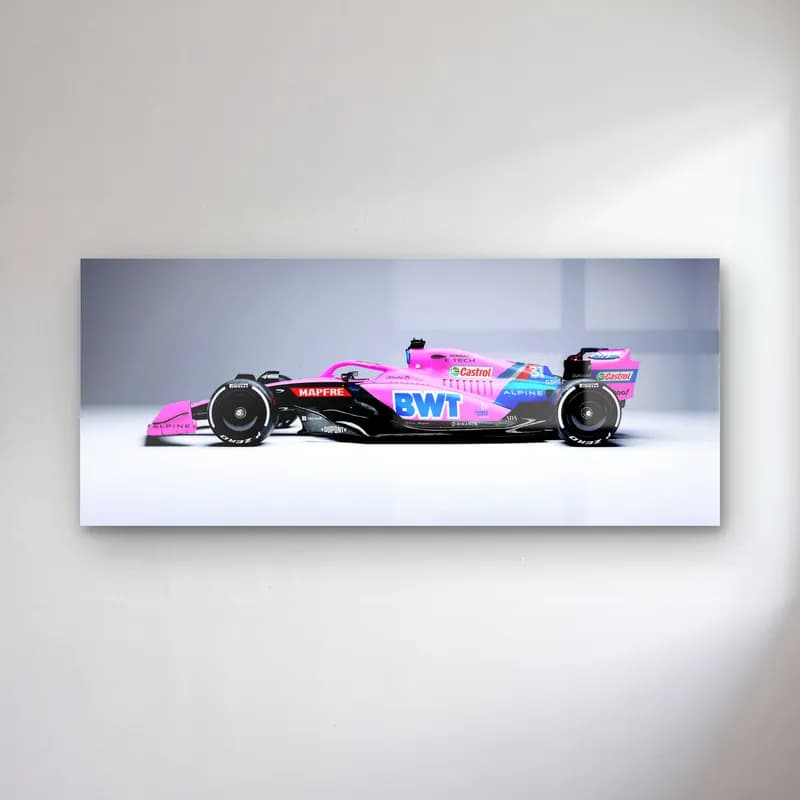 Pembe Alpine F1 Yan Profil cam tablo — Beyaz zeminde yandan görülen pembe Alpine F1 aracı