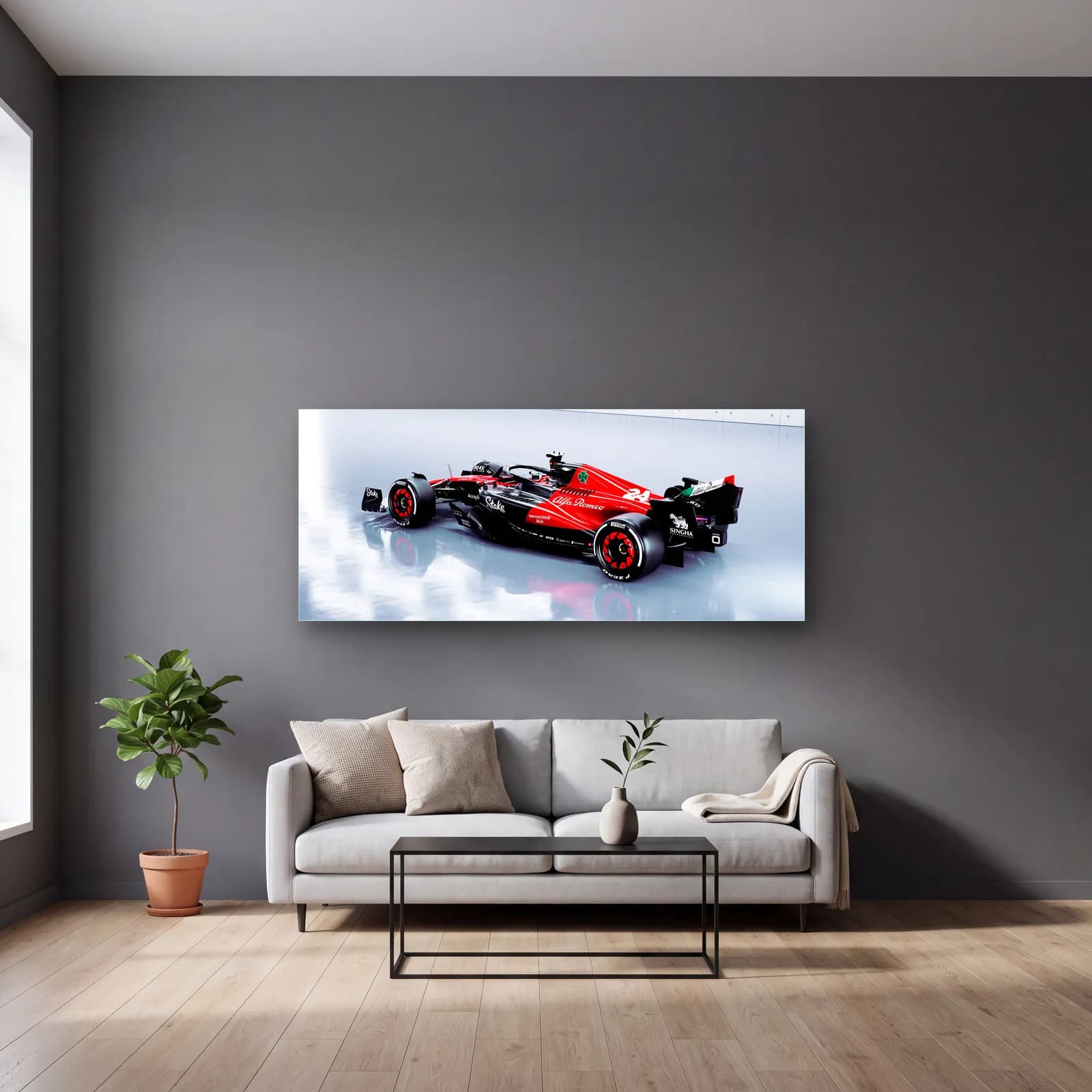 Parlak Stüdyoda Alfa Romeo F1 cam tablo — gri duvarlı salonda