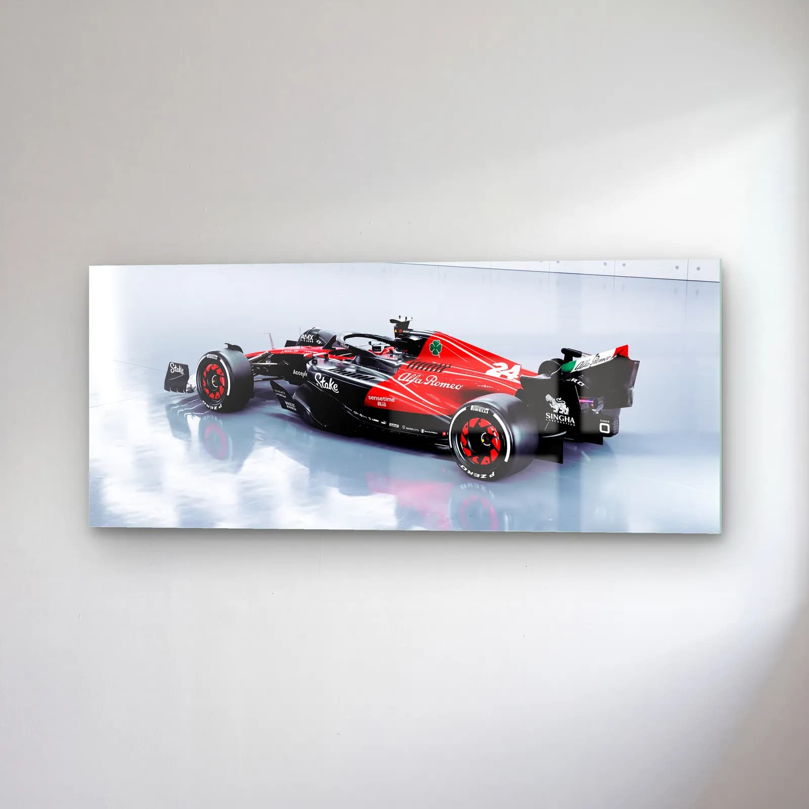 Parlak Stüdyoda Alfa Romeo F1 cam tablo — sağ açıdan görünüm