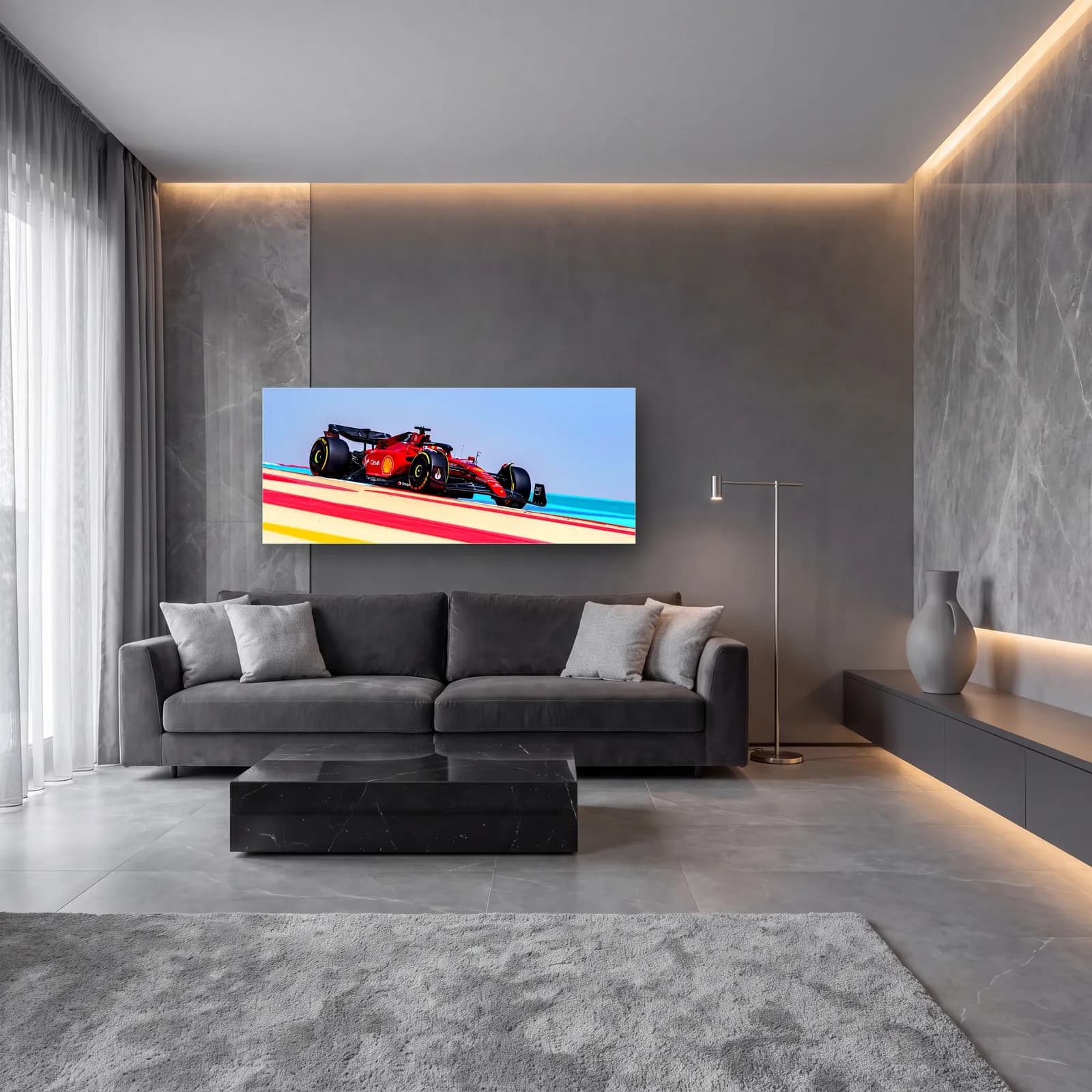 Renkli Pistte Ferrari F1 cam tablo — lüks salon duvarında