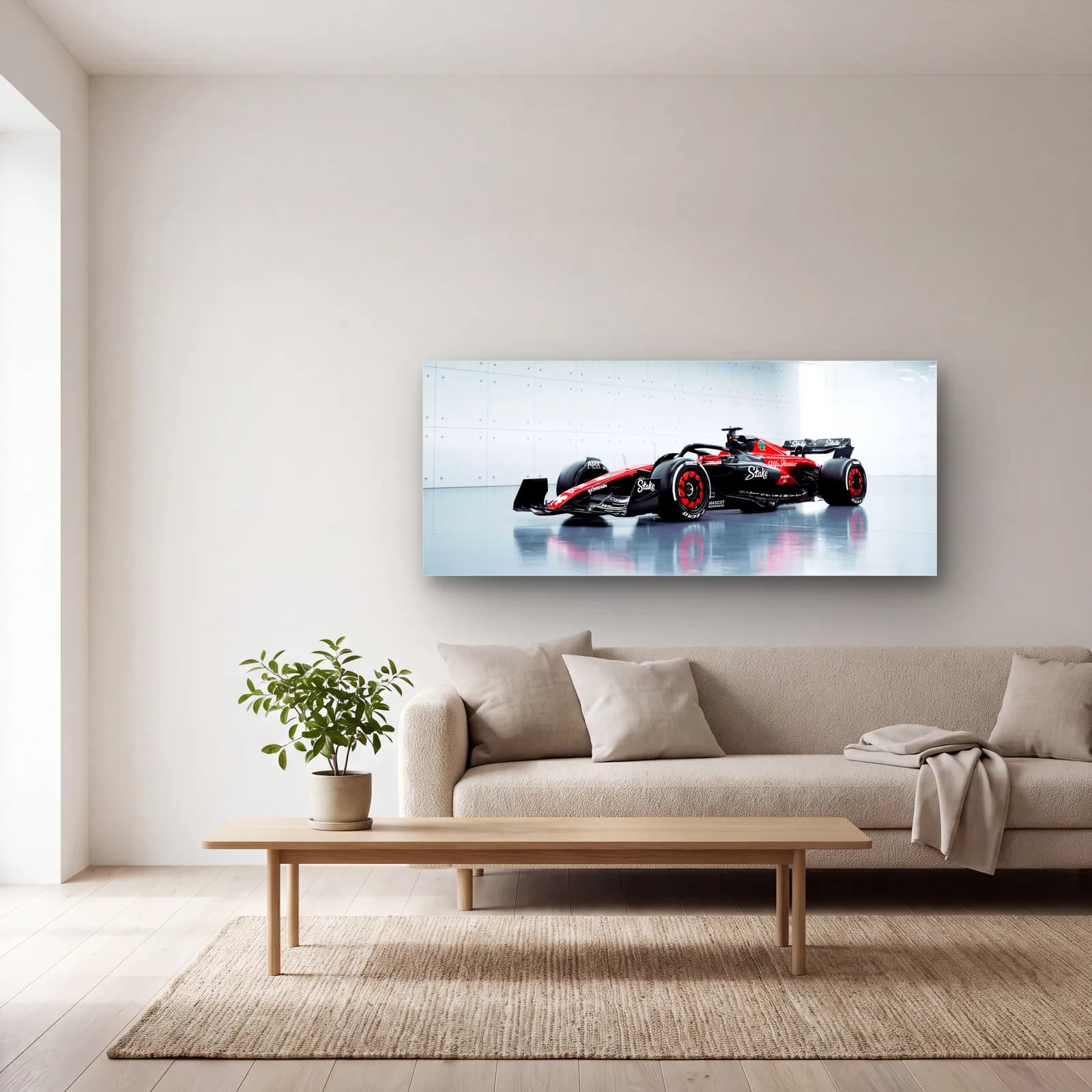 Alfa Romeo F1 Açılı Görünüm cam tablo — açık renk salonda