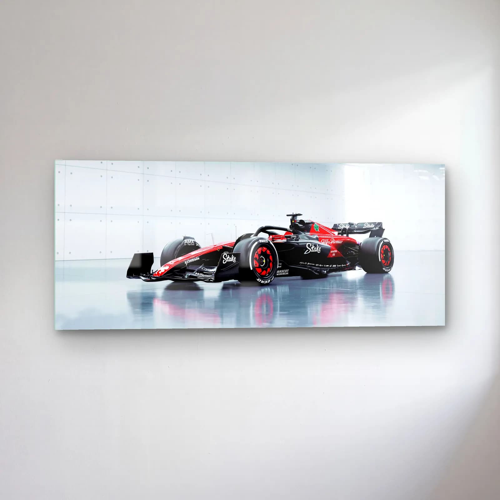 Alfa Romeo F1 Açılı Görünüm cam tablo — sol açıdan görünüm