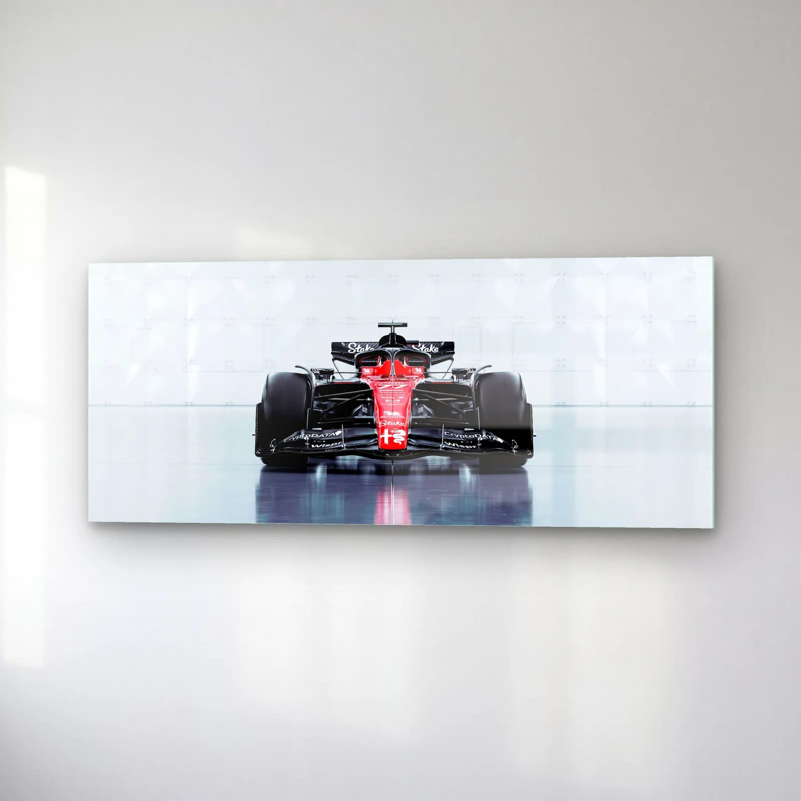 Önden Alfa Romeo F1 Stüdyo cam tablo — sağ açıdan görünüm