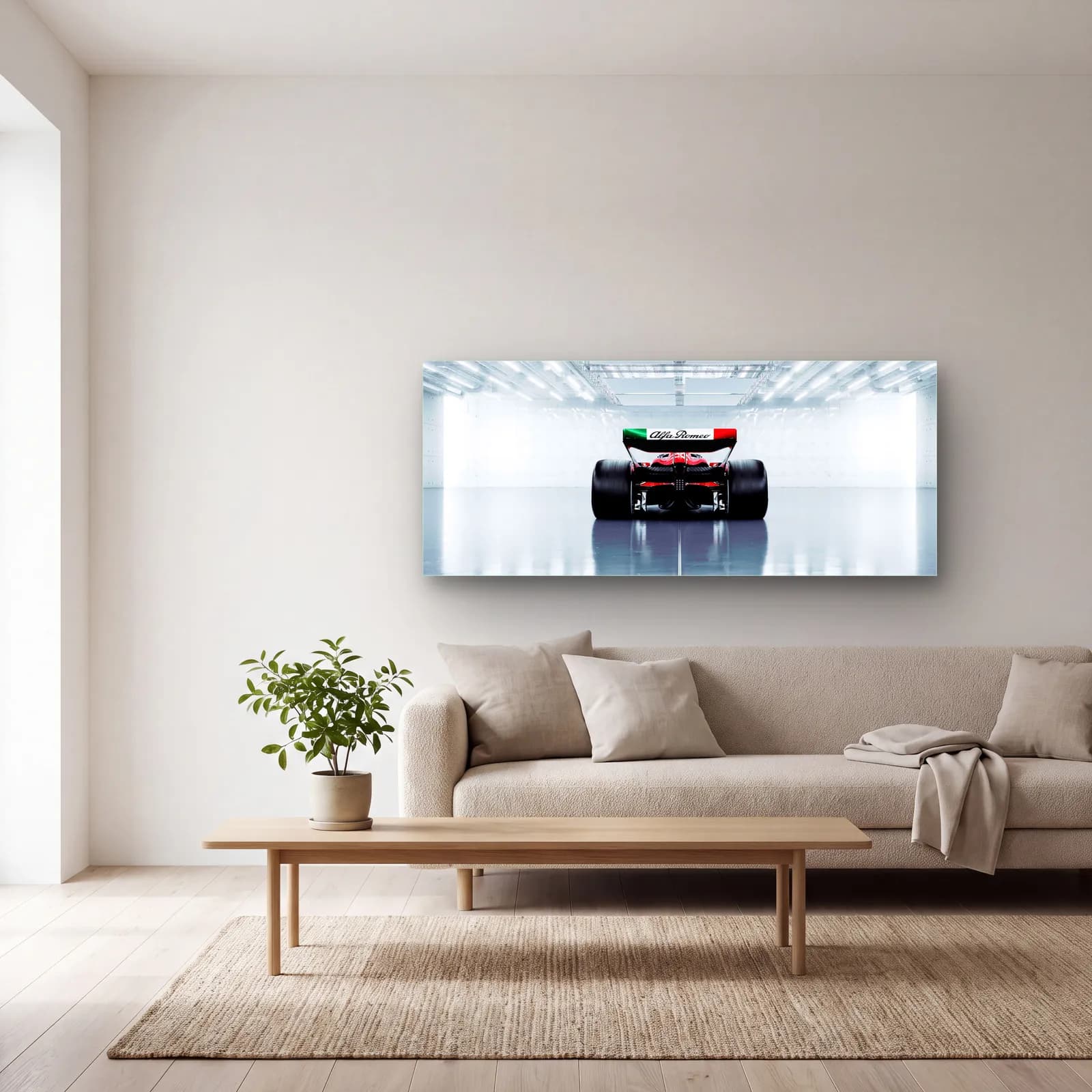 Arkadan Alfa Romeo F1 Stüdyo cam tablo — açık renk salonda
