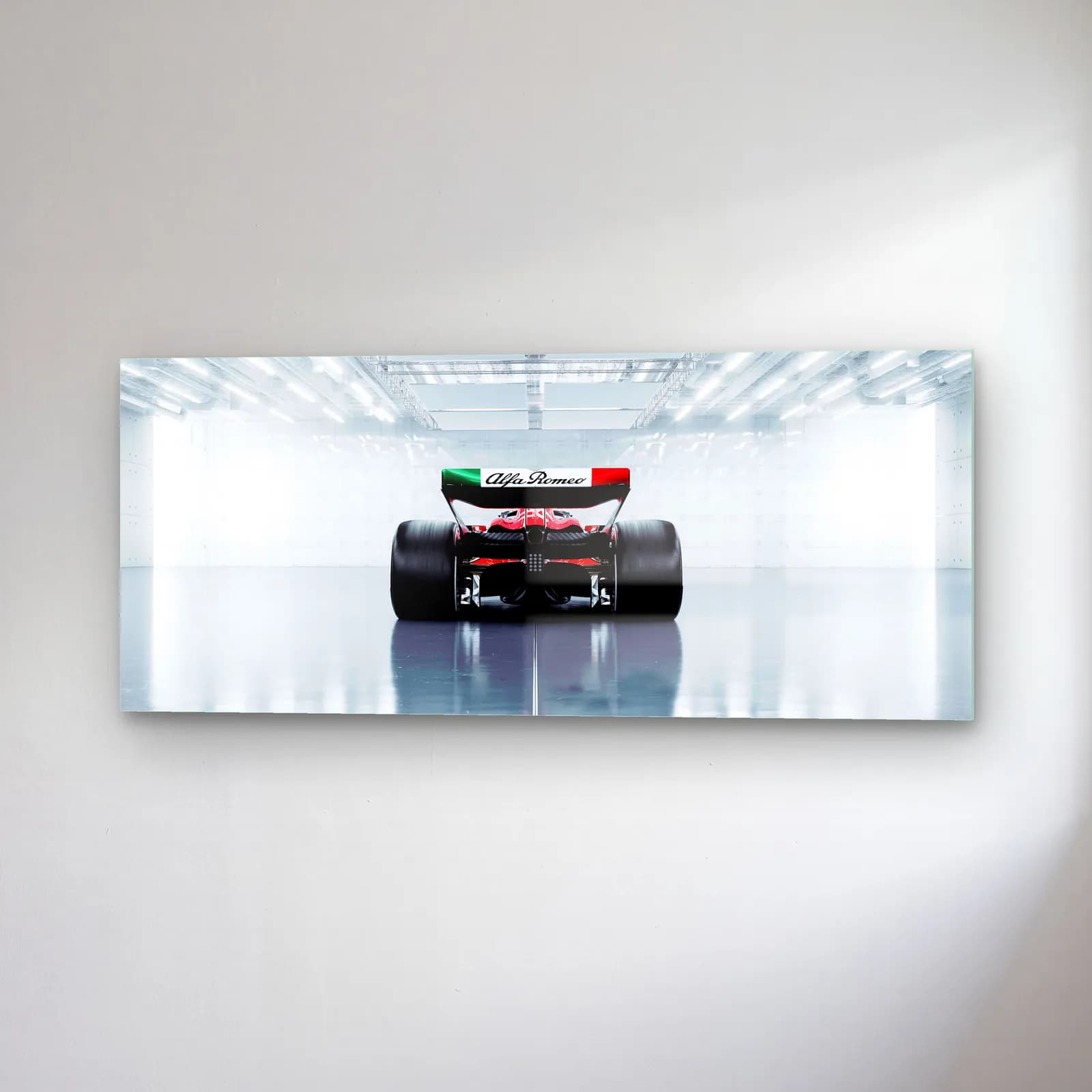 Arkadan Alfa Romeo F1 Stüdyo cam tablo — sağ açıdan görünüm