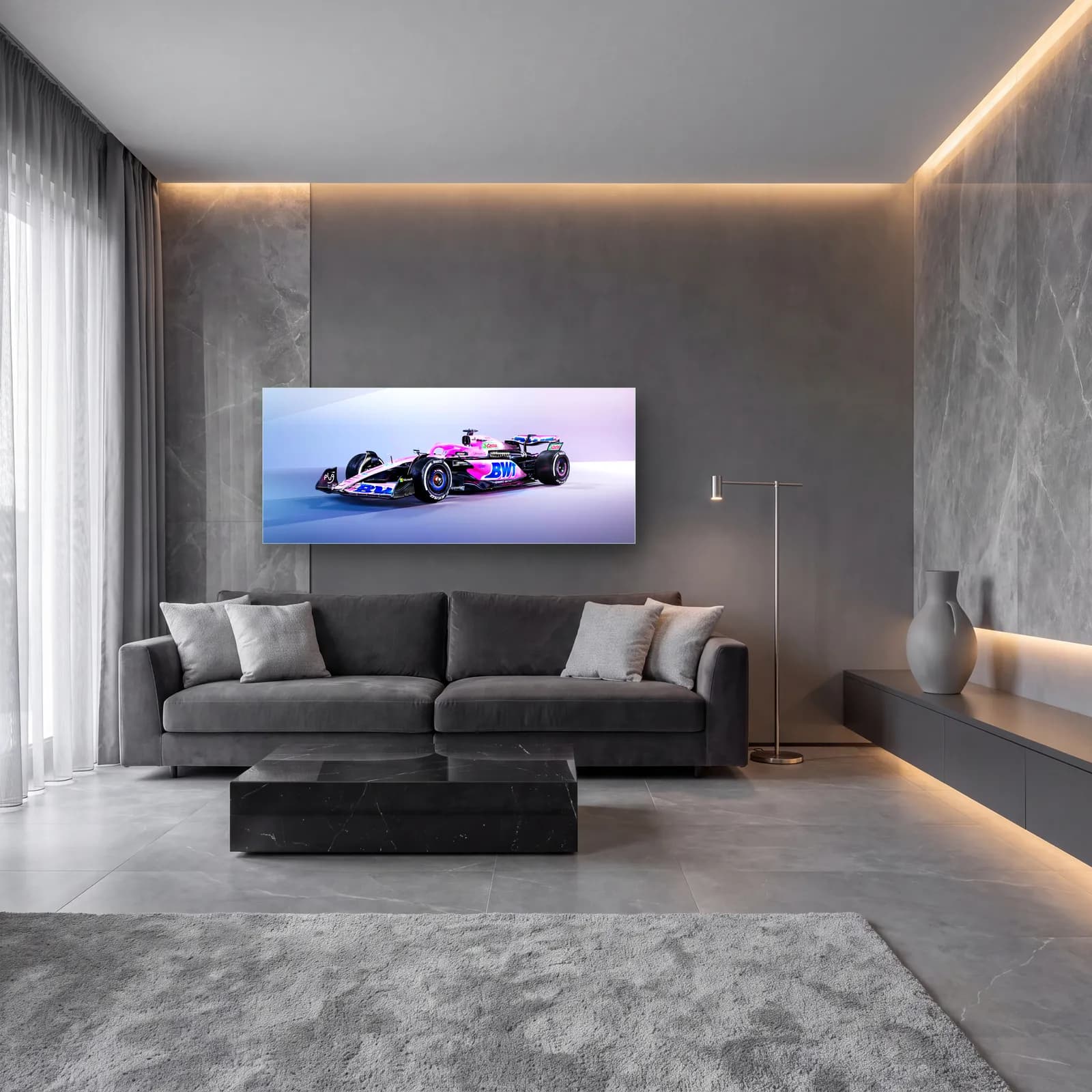 Mor Işıkta Alpine F1 Açılı cam tablo — lüks salon duvarında