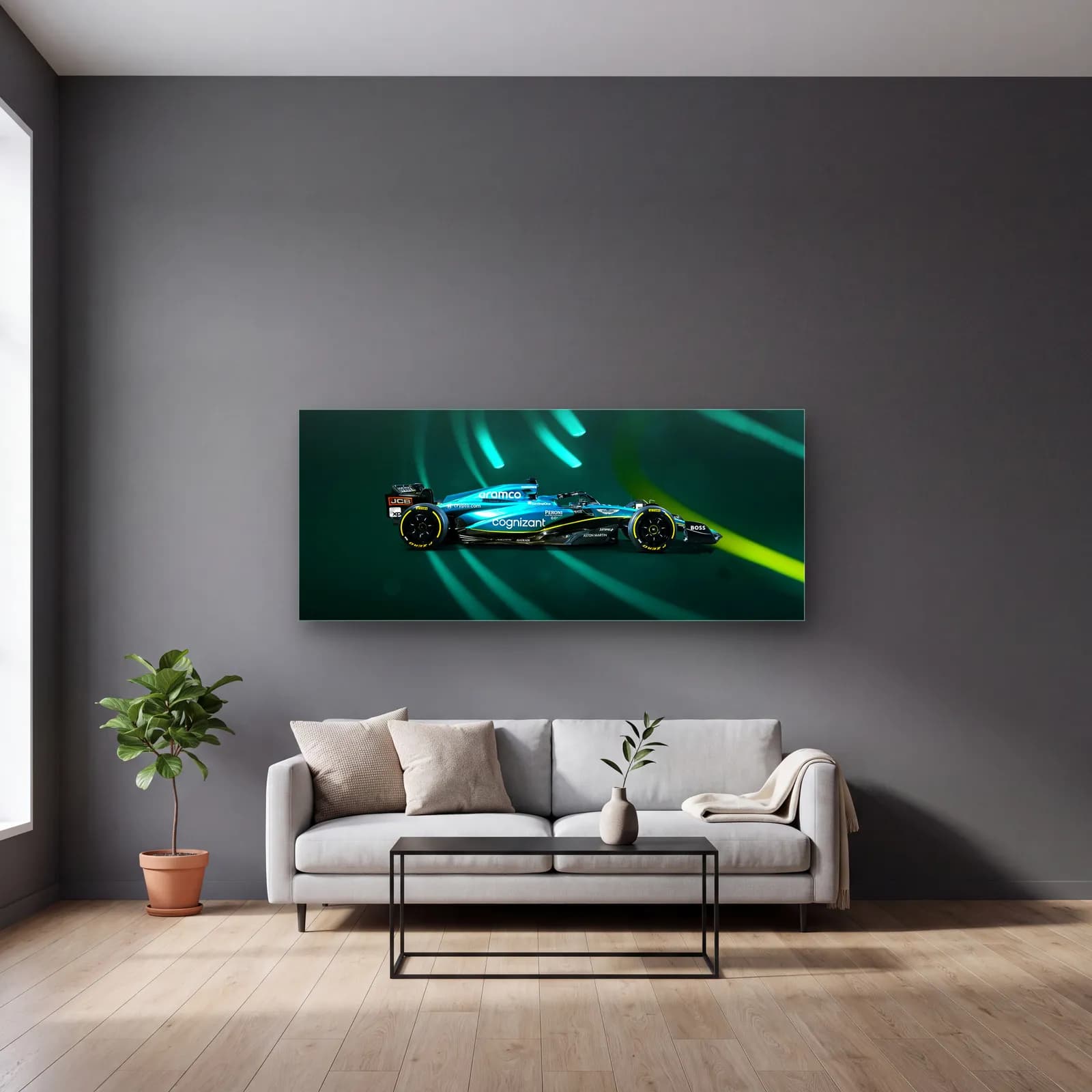 Aston Martin F1 Yan Profil cam tablo — gri duvarlı salonda