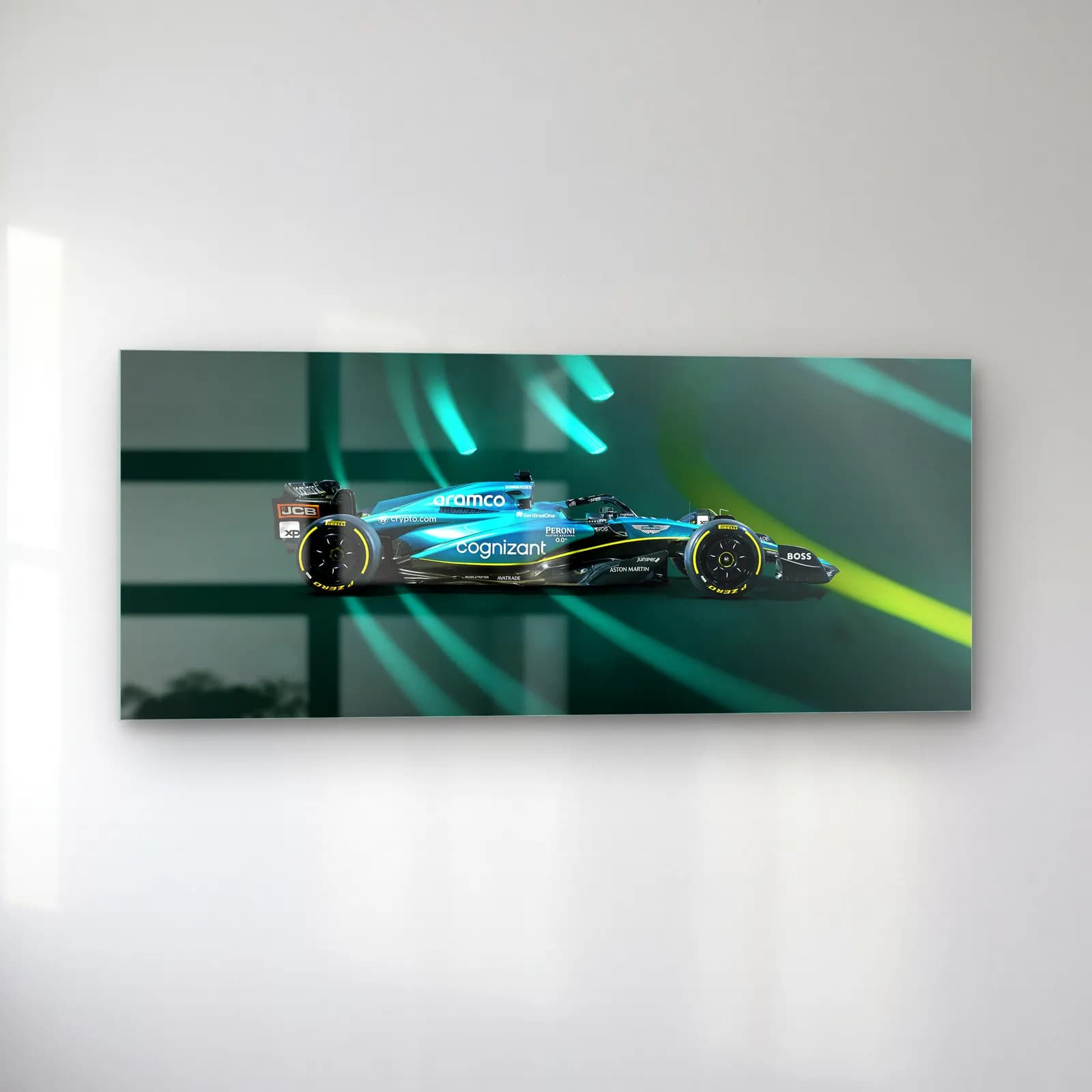 Aston Martin F1 Yan Profil cam tablo — sol açıdan görünüm