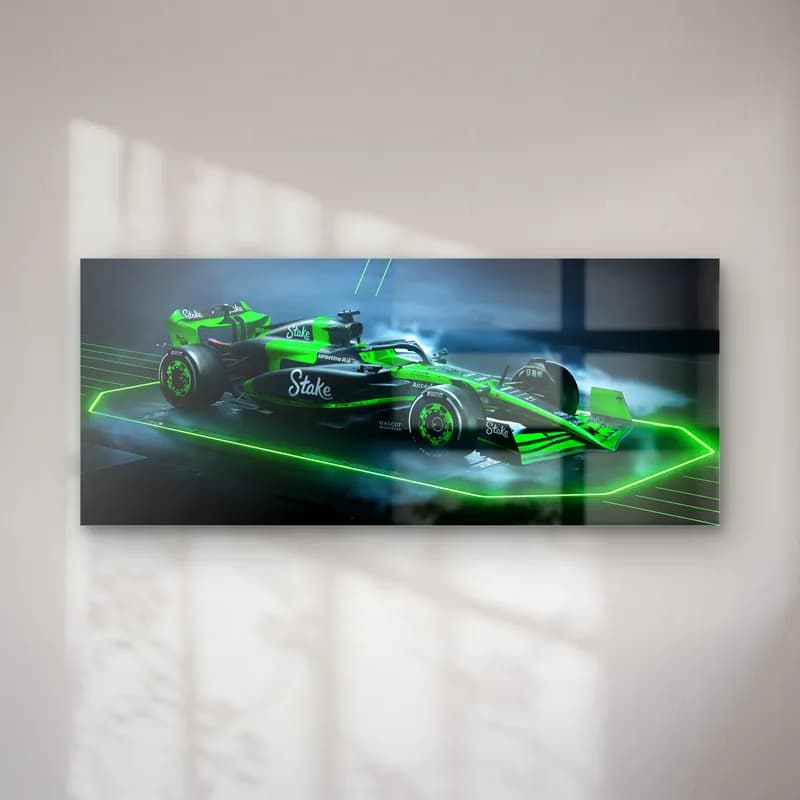 Sisli Zeminde Sauber F1 cam tablo — Mavi sis içinde neon yeşil çizgilerle çevrili yeşil siyah Sauber F1