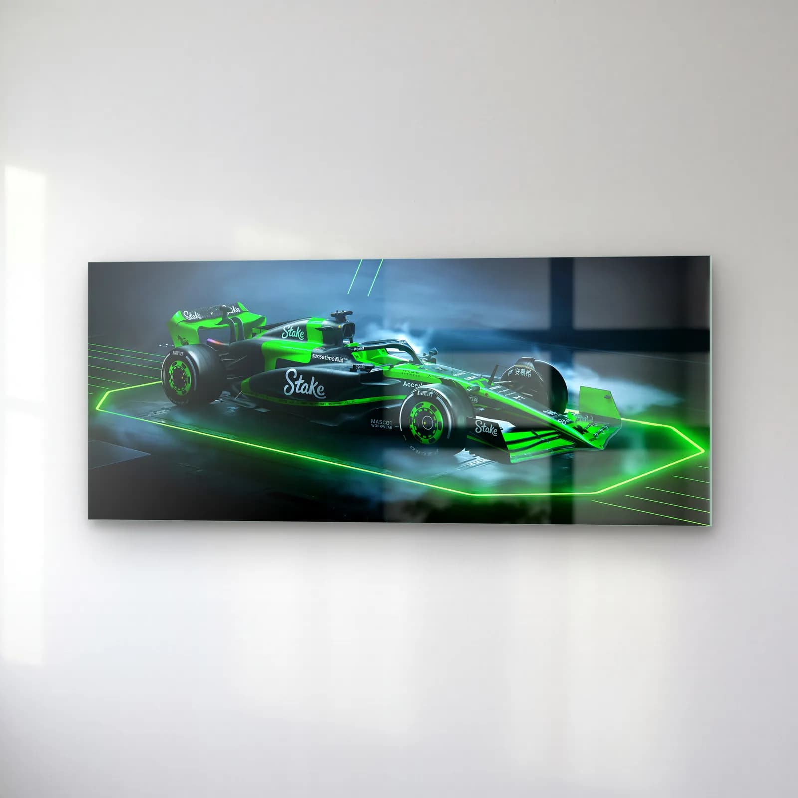 Sisli Zeminde Sauber F1 cam tablo — sağ açıdan görünüm