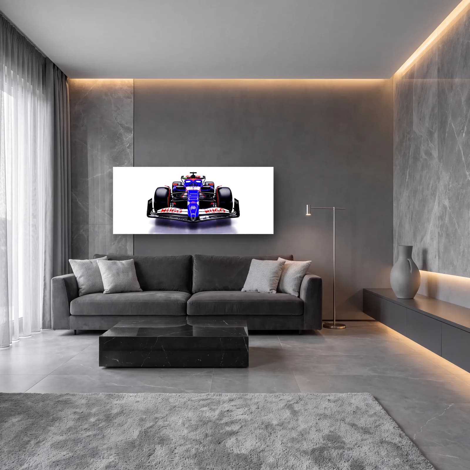 Önden RB F1 Aracı cam tablo — lüks salon duvarında