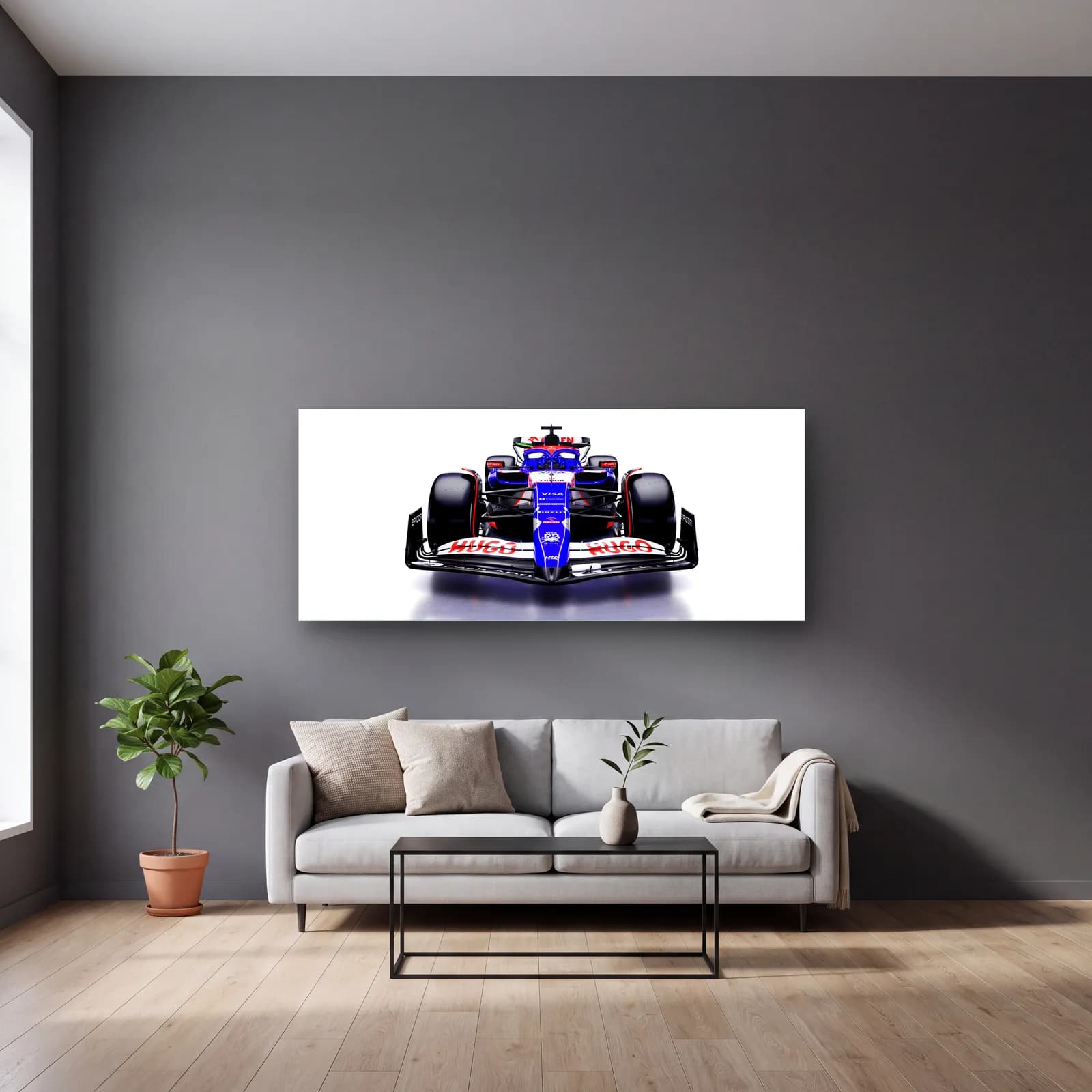 Önden RB F1 Aracı cam tablo — gri duvarlı salonda