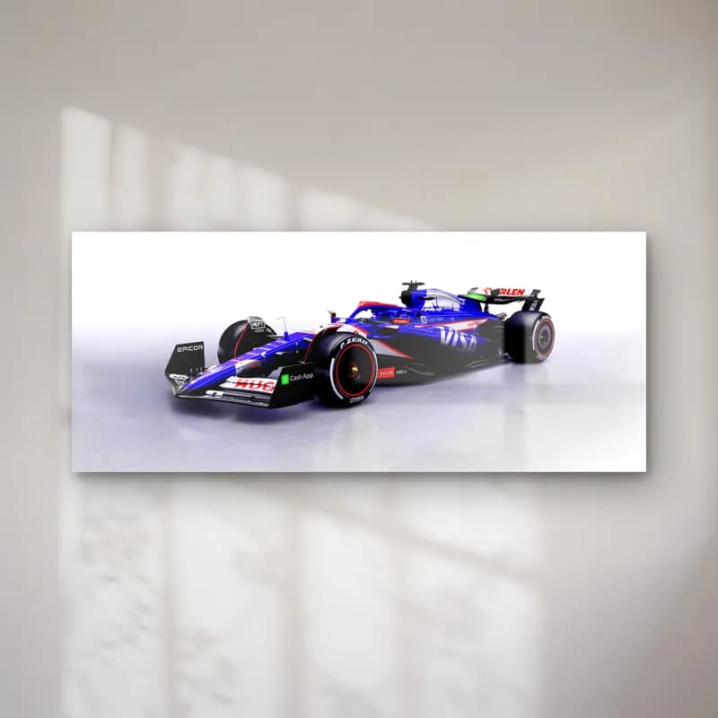 RB F1 Açılı Stüdyo Sol cam tablo — Beyaz stüdyoda soldan açılı duran mavi beyaz RB F1 aracı