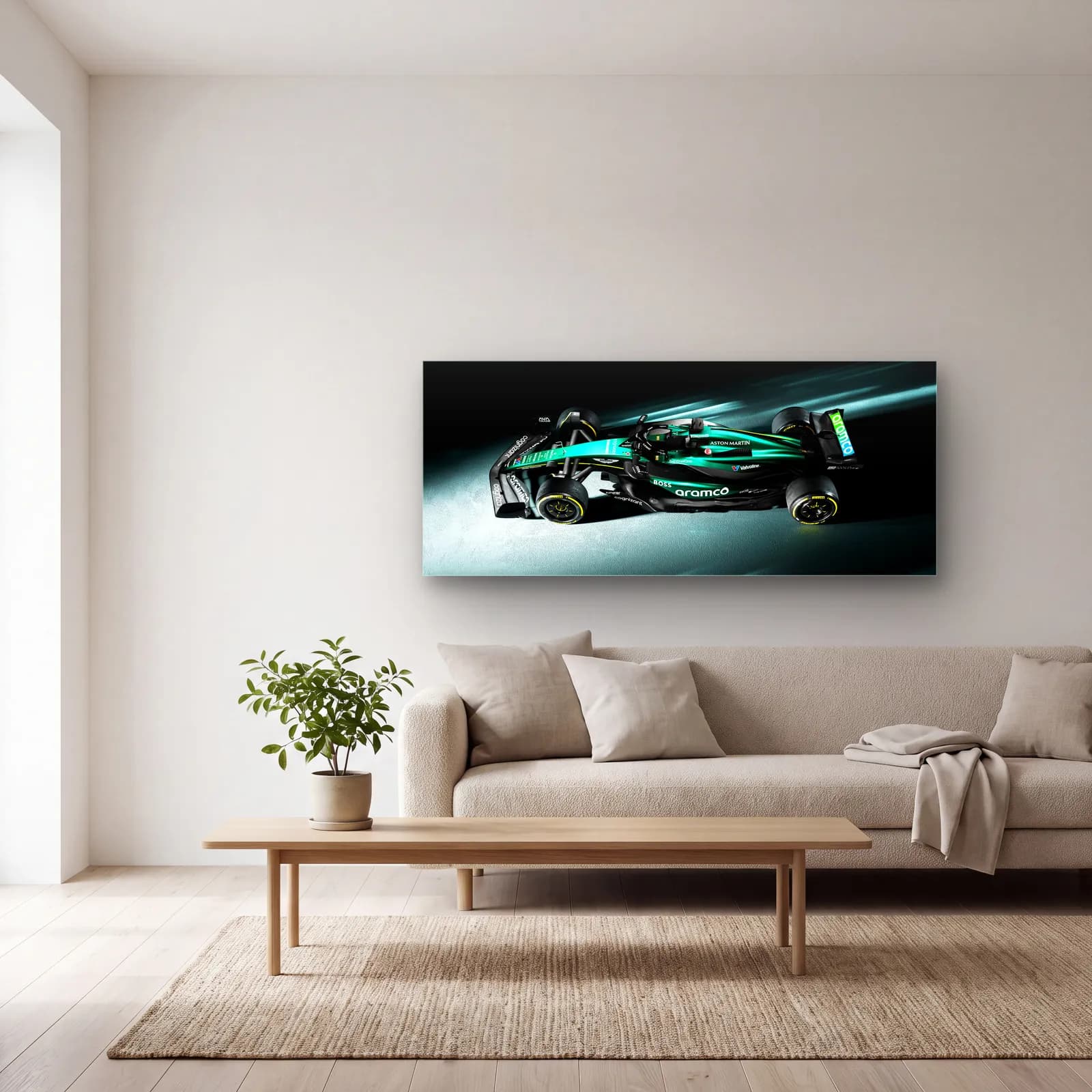 Işık Hızında Aston Martin F1 cam tablo — açık renk salonda