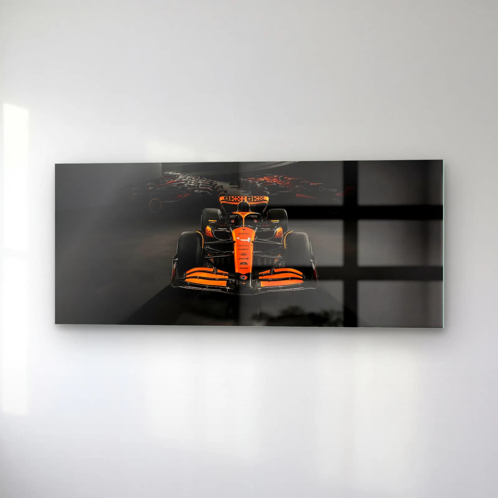 Önden McLaren F1 Karanlık cam tablo — sağ açıdan görünüm