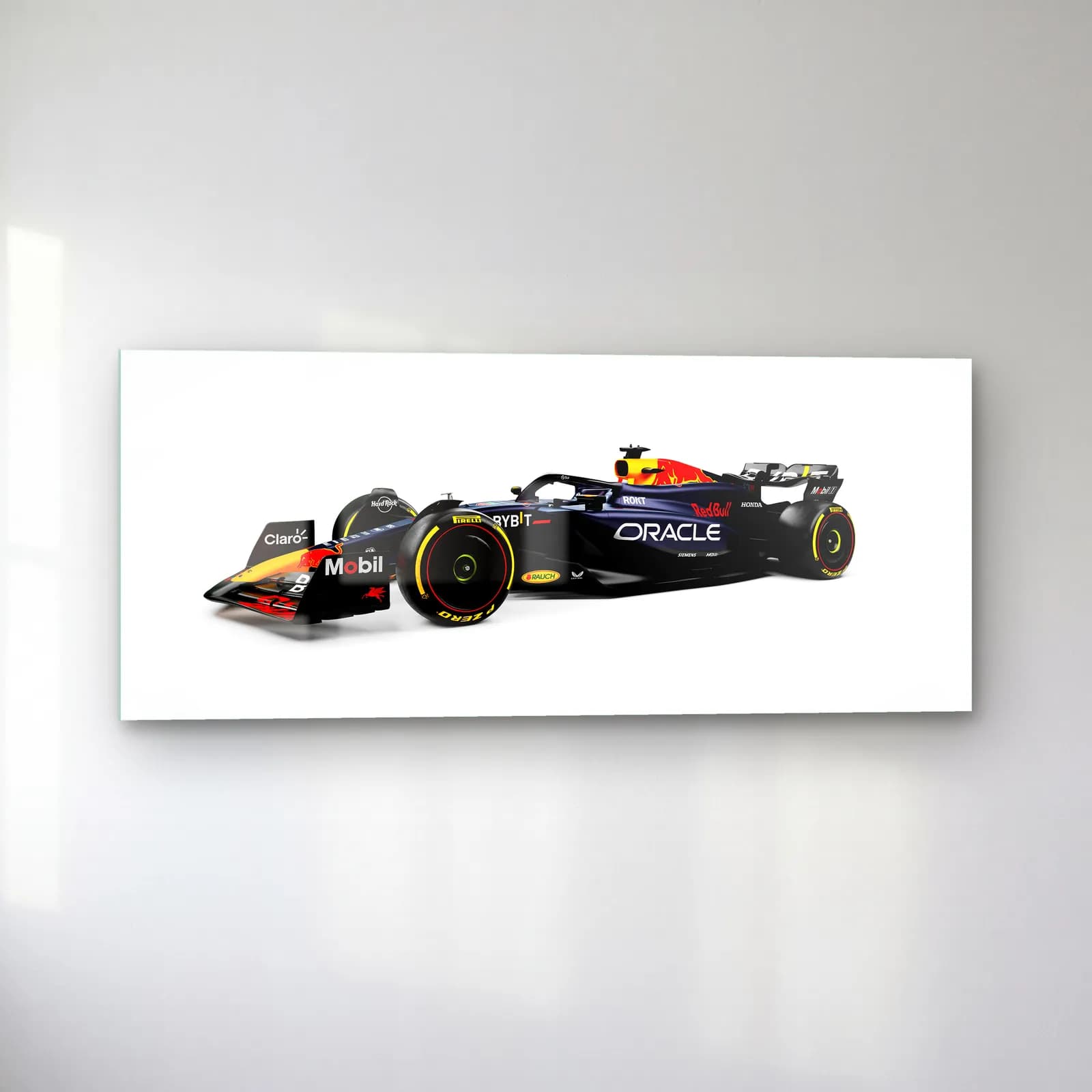 Beyaz Zeminde Red Bull F1 Profil cam tablo — sol açıdan görünüm