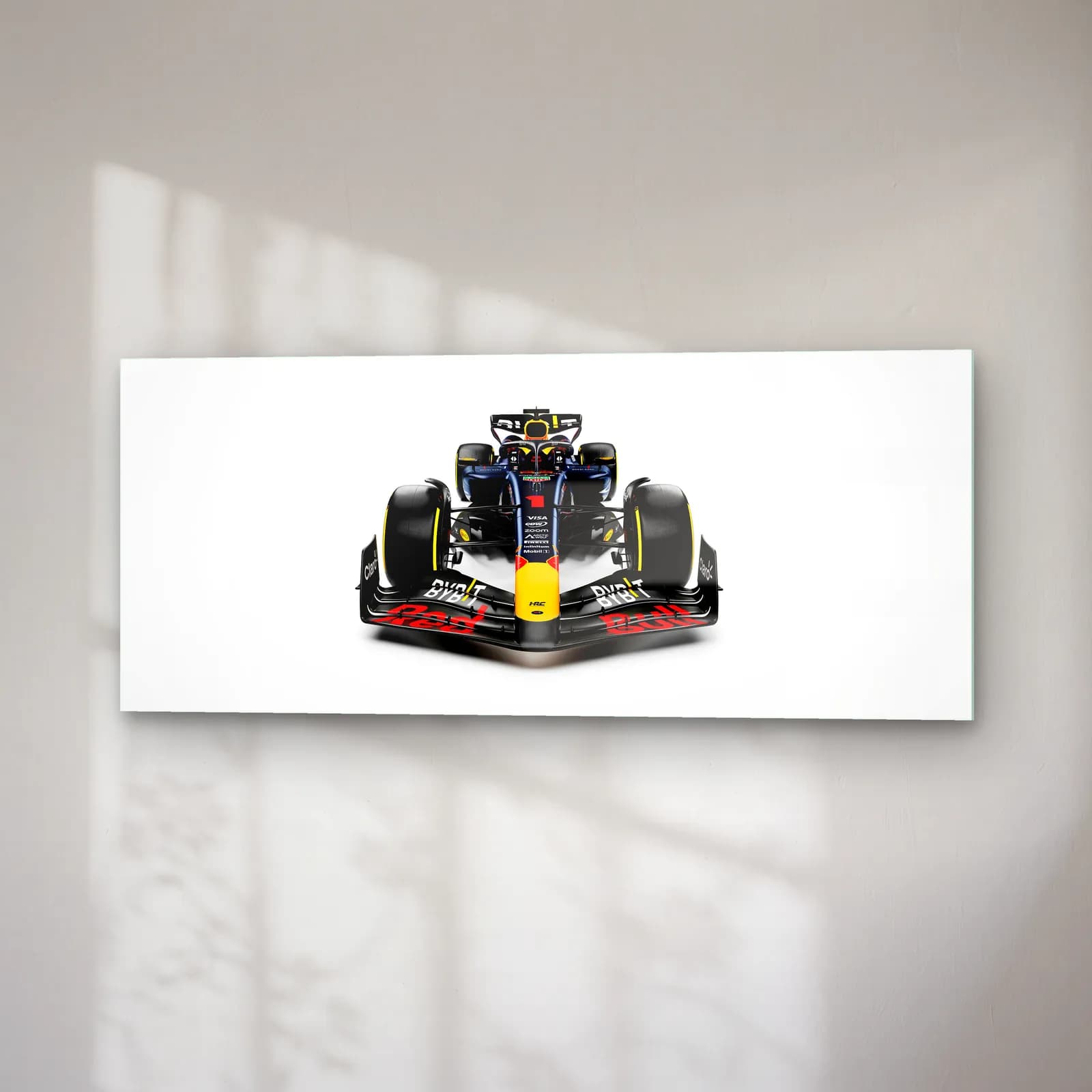 Beyaz Zeminde Önden Red Bull F1 cam tablo — sağ açıdan görünüm