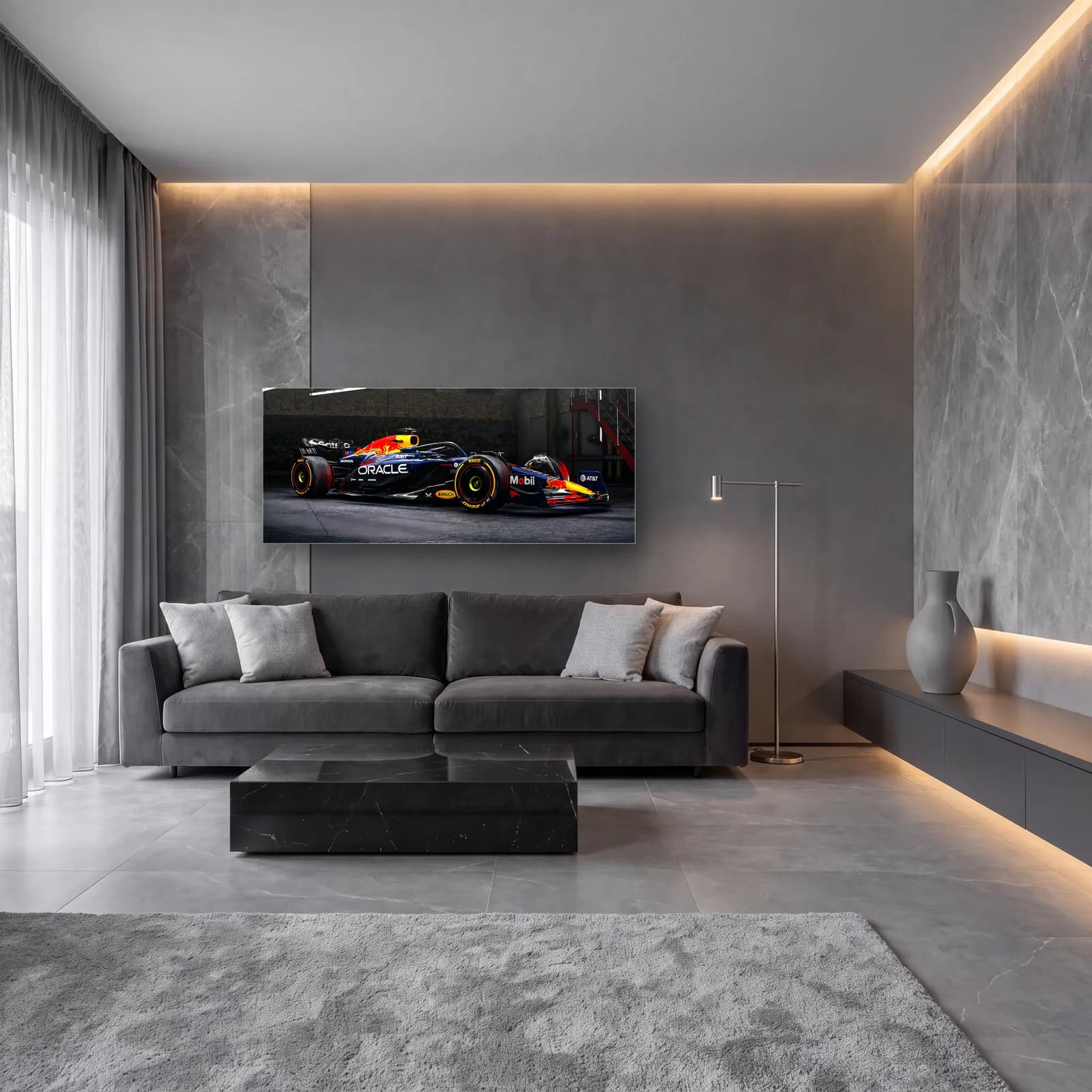 Red Bull F1 Aracı Garajda cam tablo — lüks salon duvarında