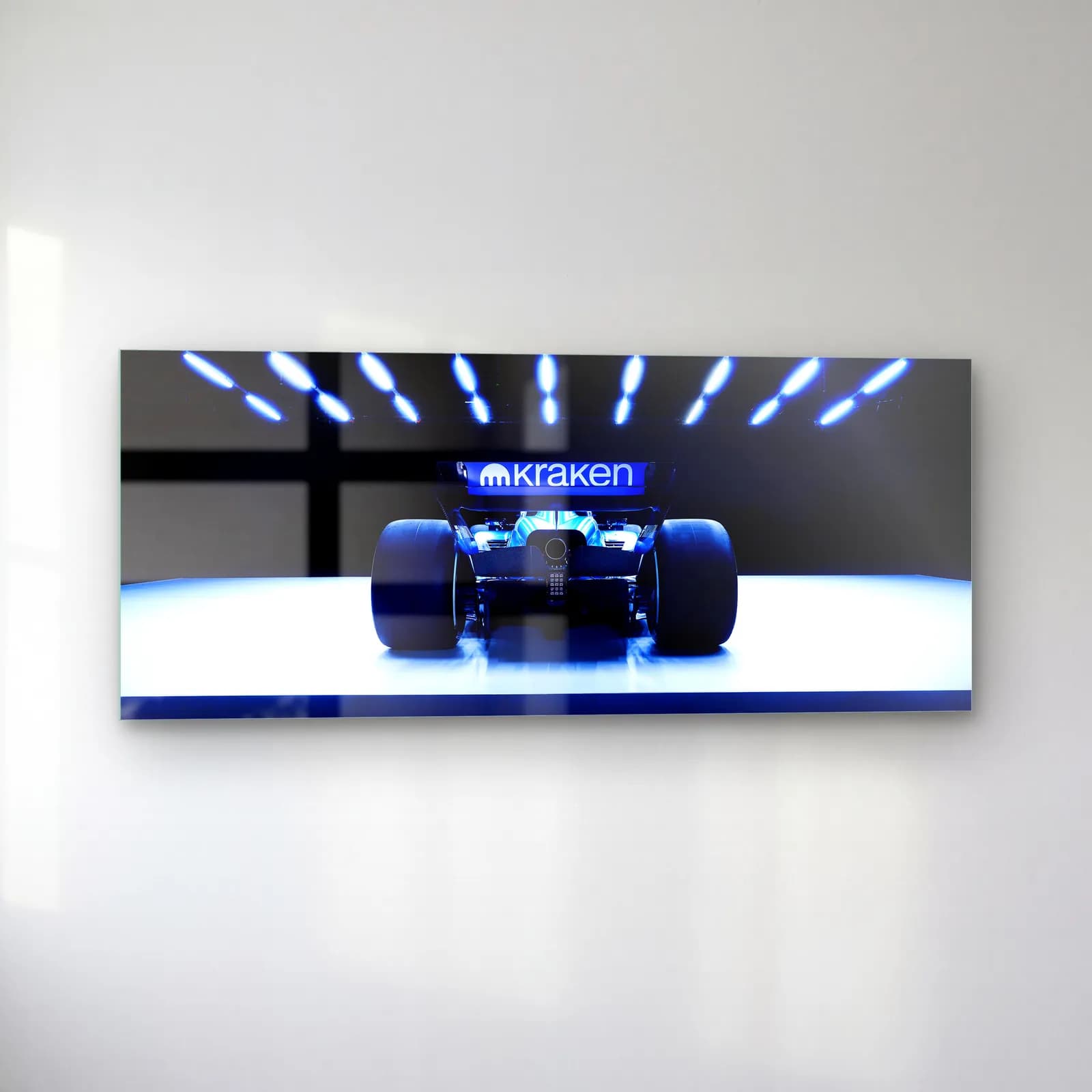 Williams F1 Aracı Arkadan cam tablo — sol açıdan görünüm