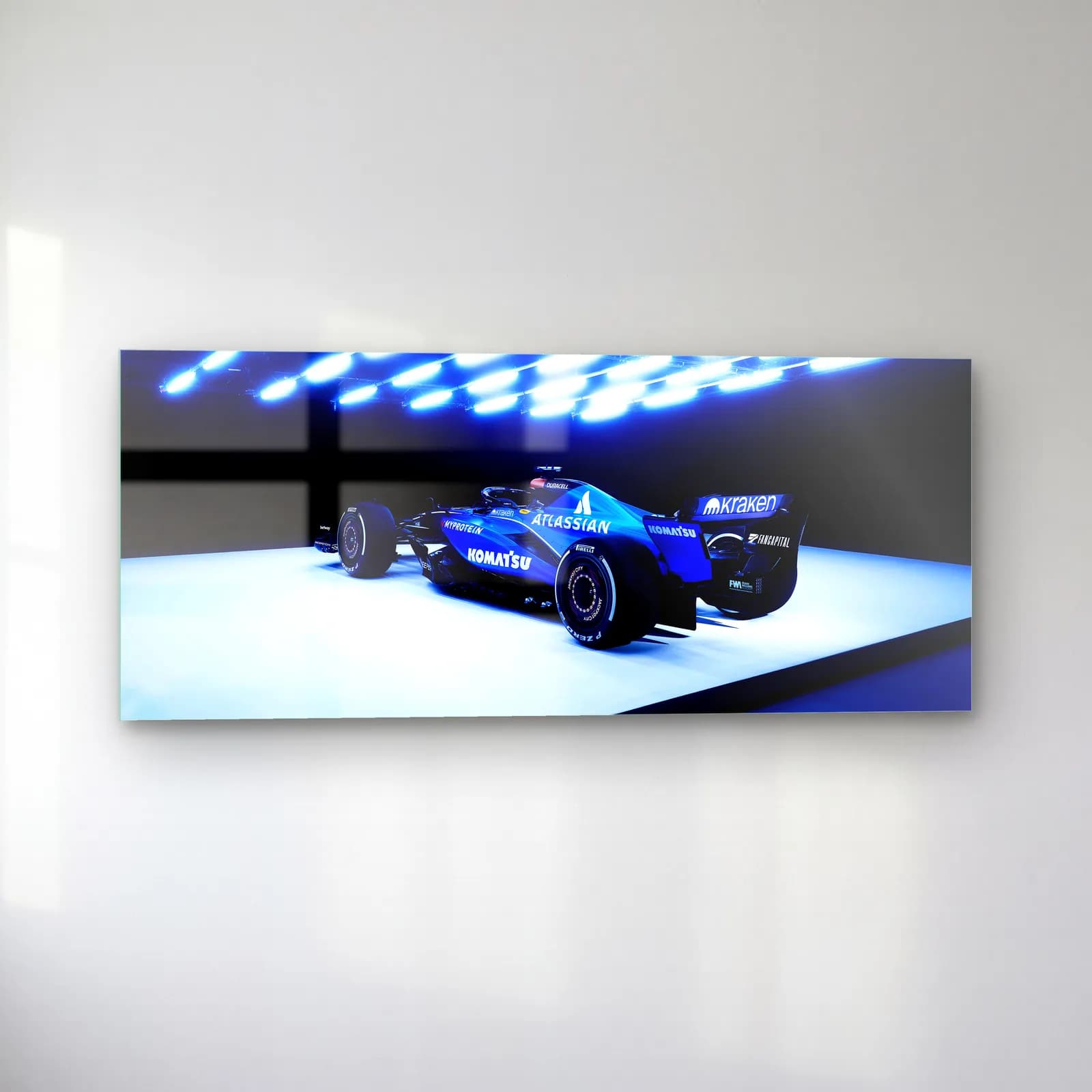 Williams F1 Mavi Işıklar Altında cam tablo — sol açıdan görünüm