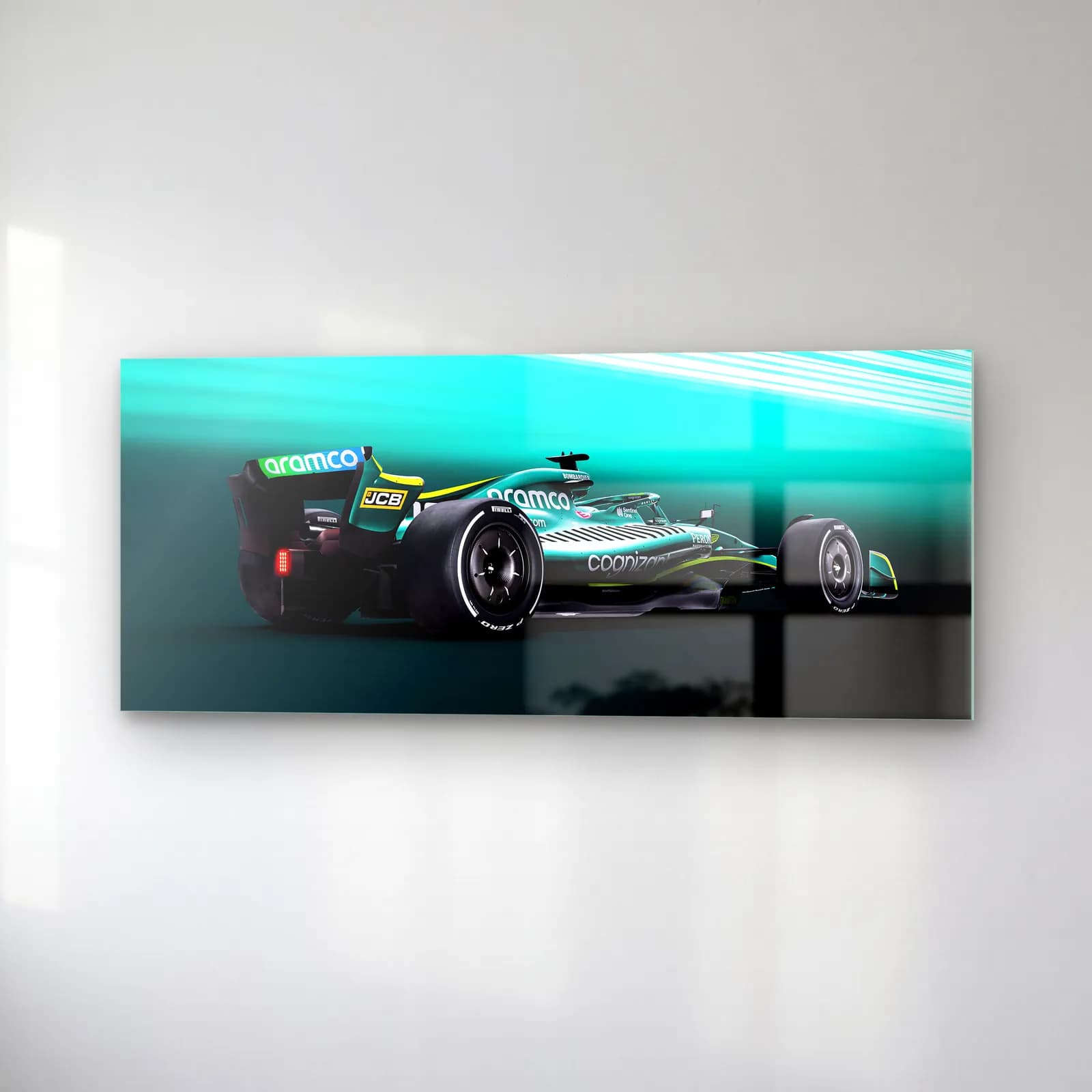 Aston Martin F1 Turkuaz Işık cam tablo — sağ açıdan görünüm