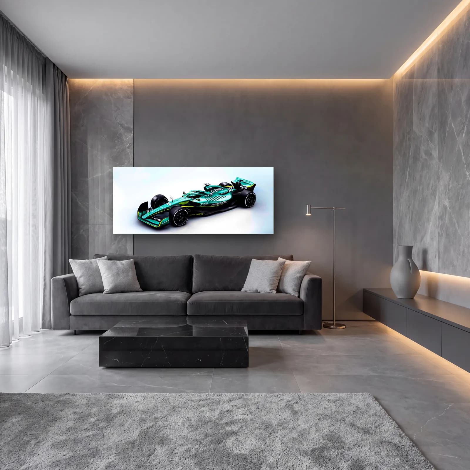 Aston Martin F1 Çapraz Açı cam tablo — lüks salon duvarında