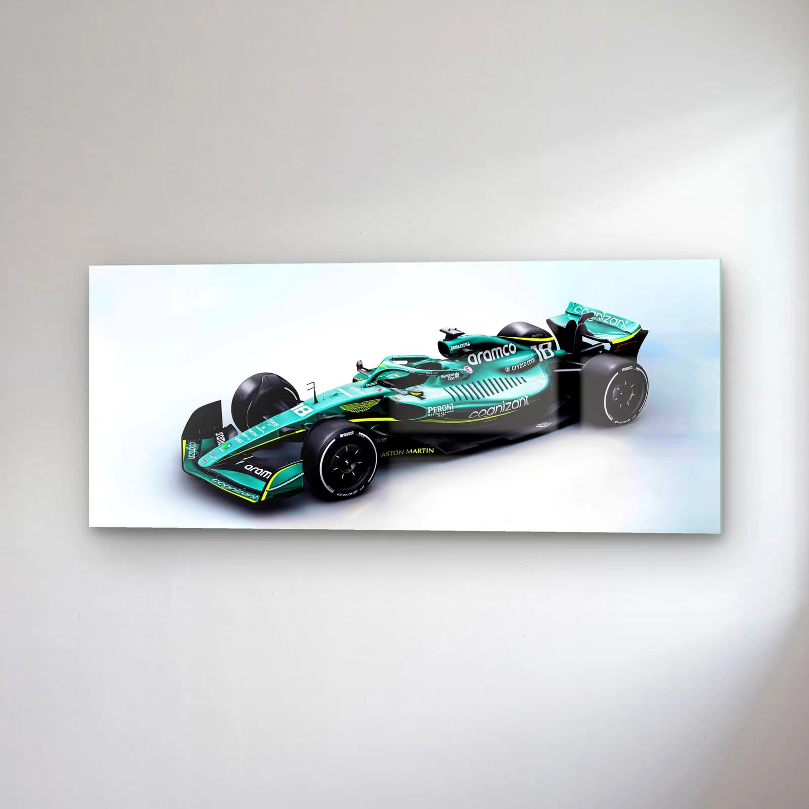 Aston Martin F1 Çapraz Açı cam tablo — sağ açıdan görünüm