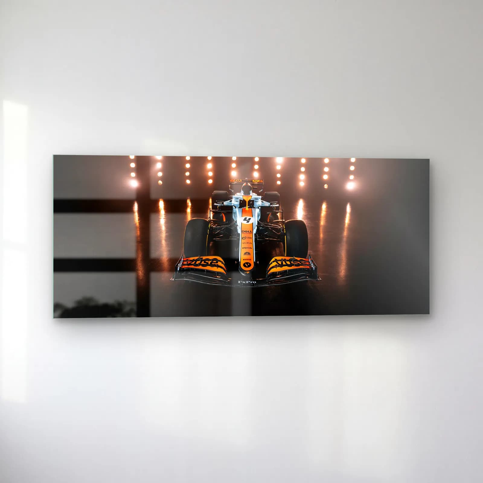 McLaren F1 Spot Işıkları cam tablo — sol açıdan görünüm