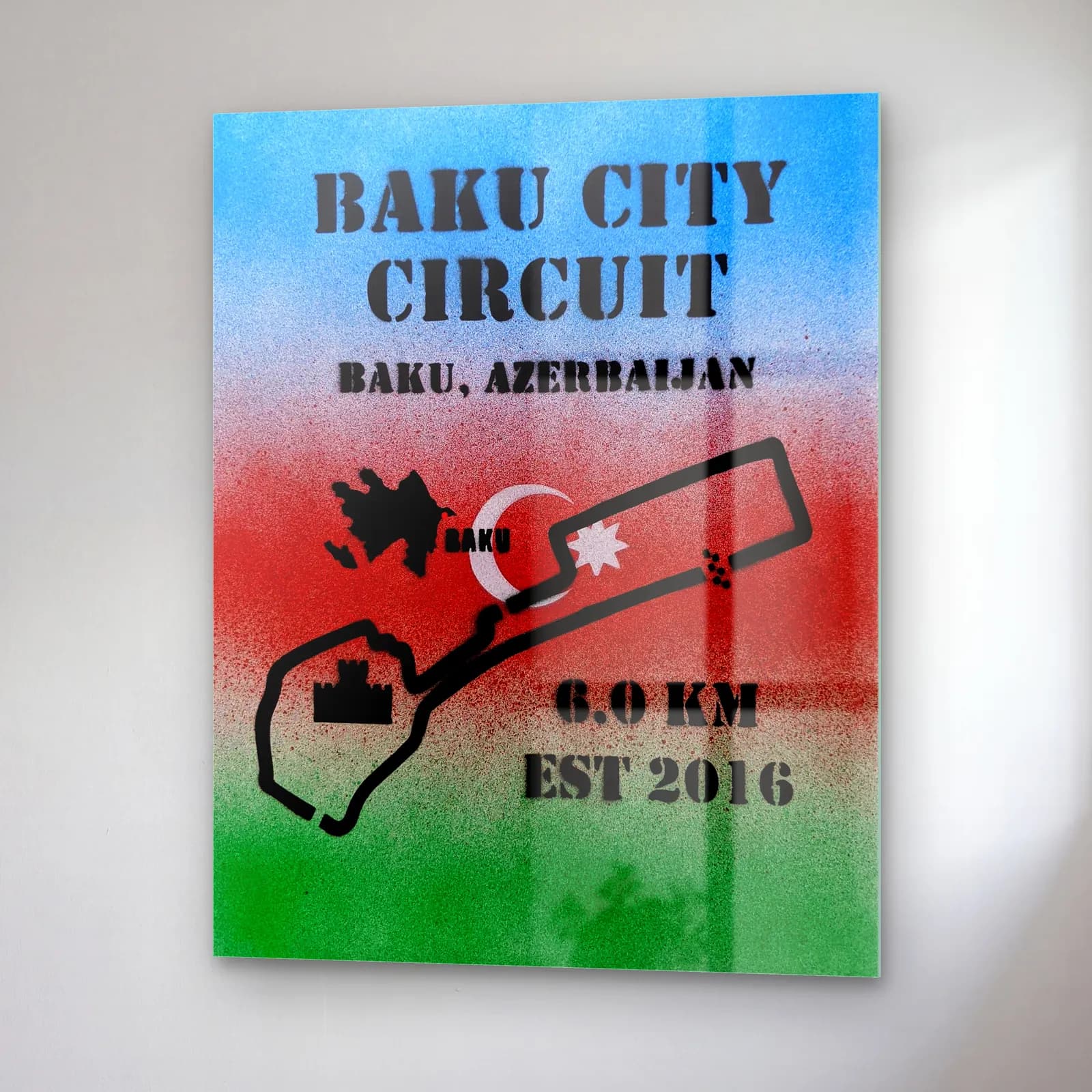 Grafiti Baku City Circuit cam tablo — sağ açıdan görünüm