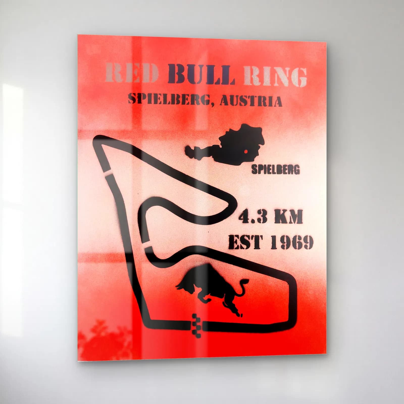 Grafiti Red Bull Ring cam tablo — sol açıdan görünüm
