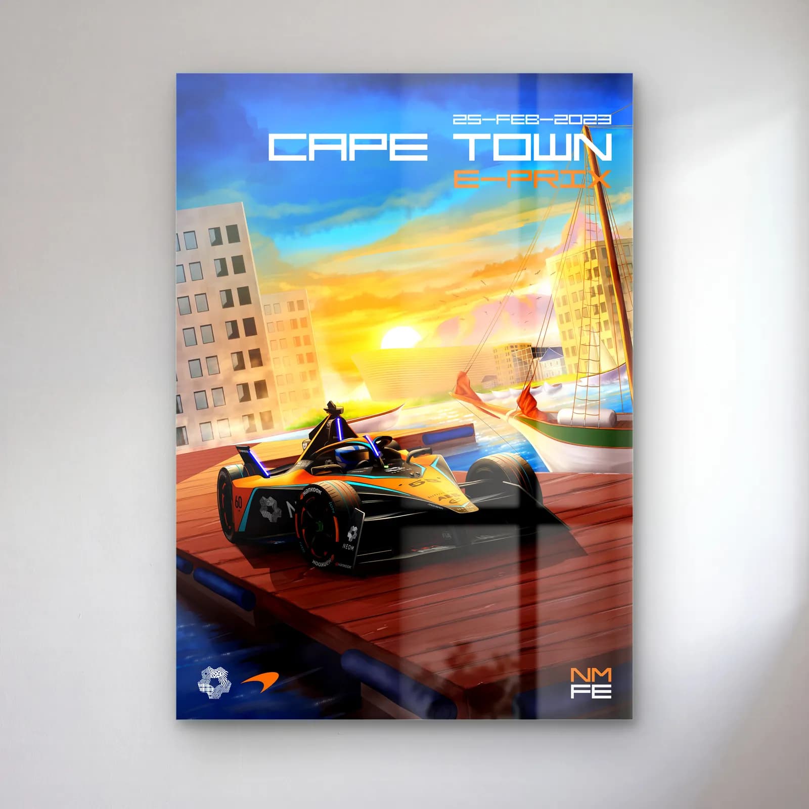 Cape Town E-Prix Posteri cam tablo — Gün batımında Cape Town sokaklarında hızlanan turuncu Formula E aracı