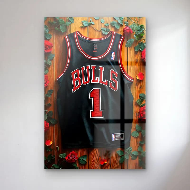 Chicago Bulls 1 Siyah Forma cam tablo — Ahşap zemin üzerinde güllerle çevrili siyah 1 numaralı Bulls forması