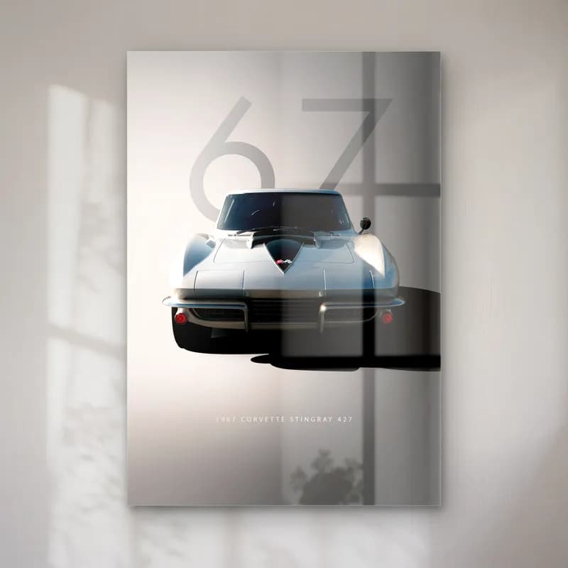 1967 Corvette Stingray Posteri cam tablo — Açık gri zeminde 67 rakamı önünde gümüş siyah Corvette Stingray